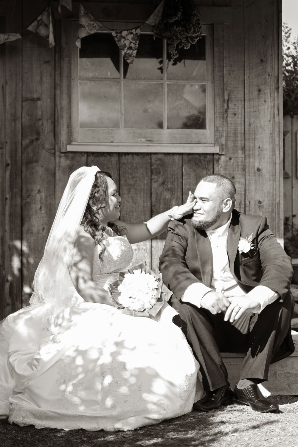 auckland botanic gardens wedding black and white of couple