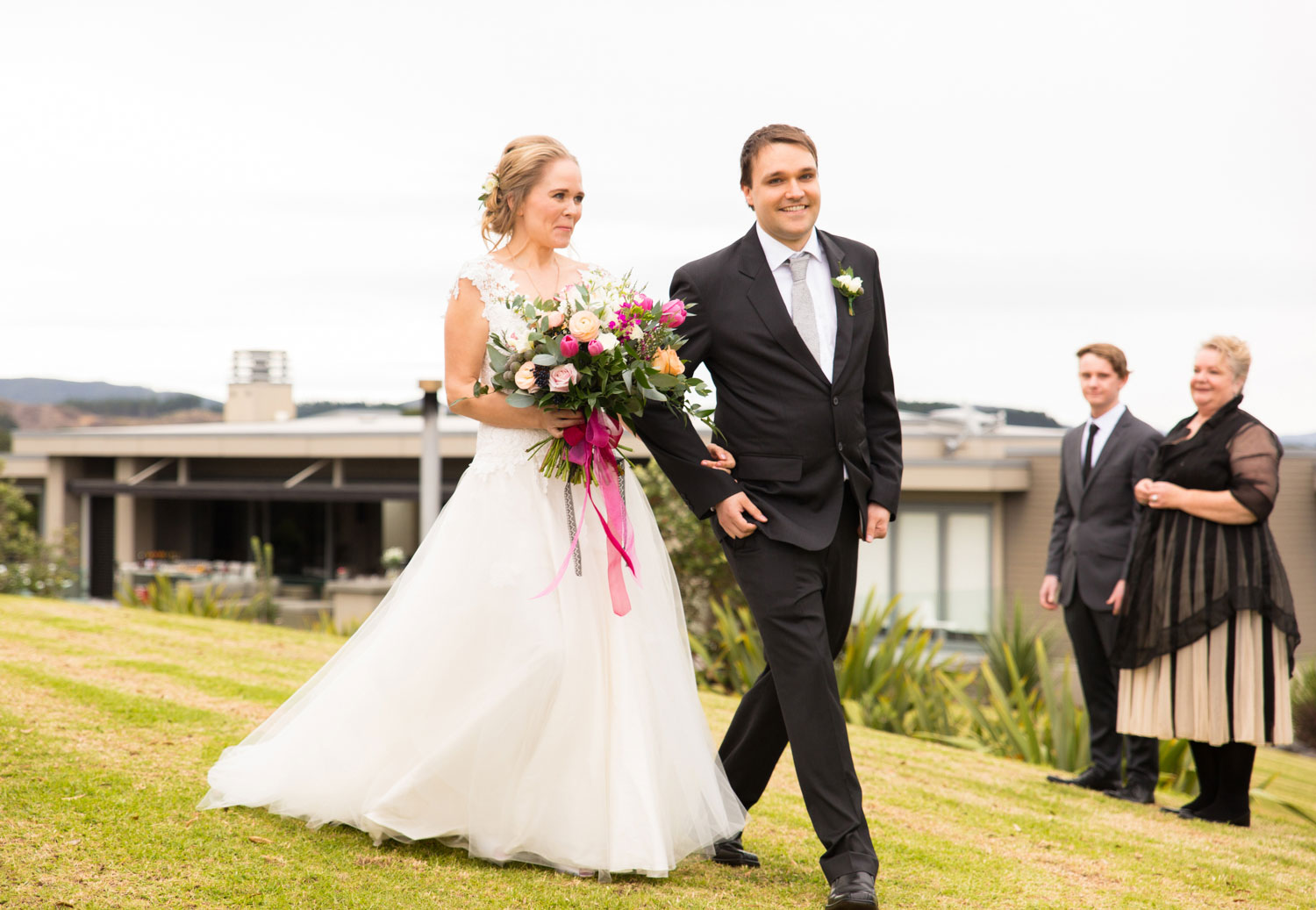 bay of islands wedding bride and brother ceremony