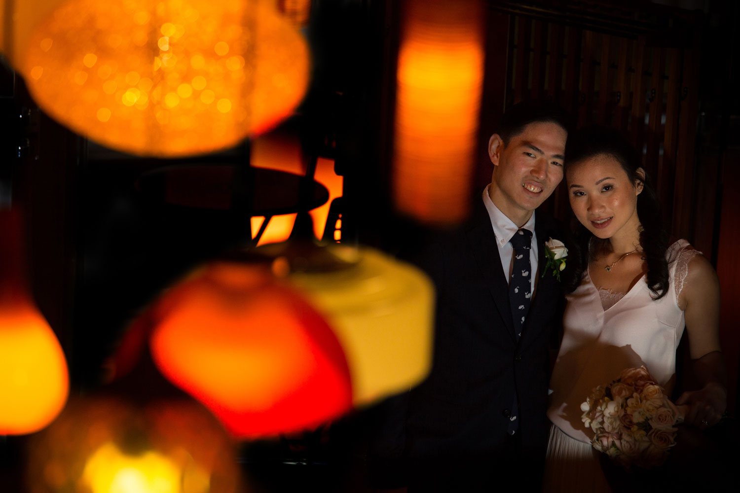 hotel debrett wedding couple lantern photos