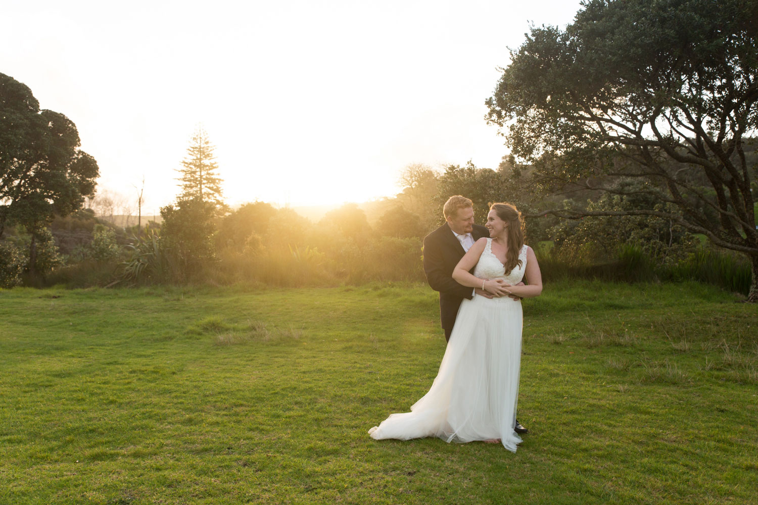 auckland wedding sunset photo for wedding couple