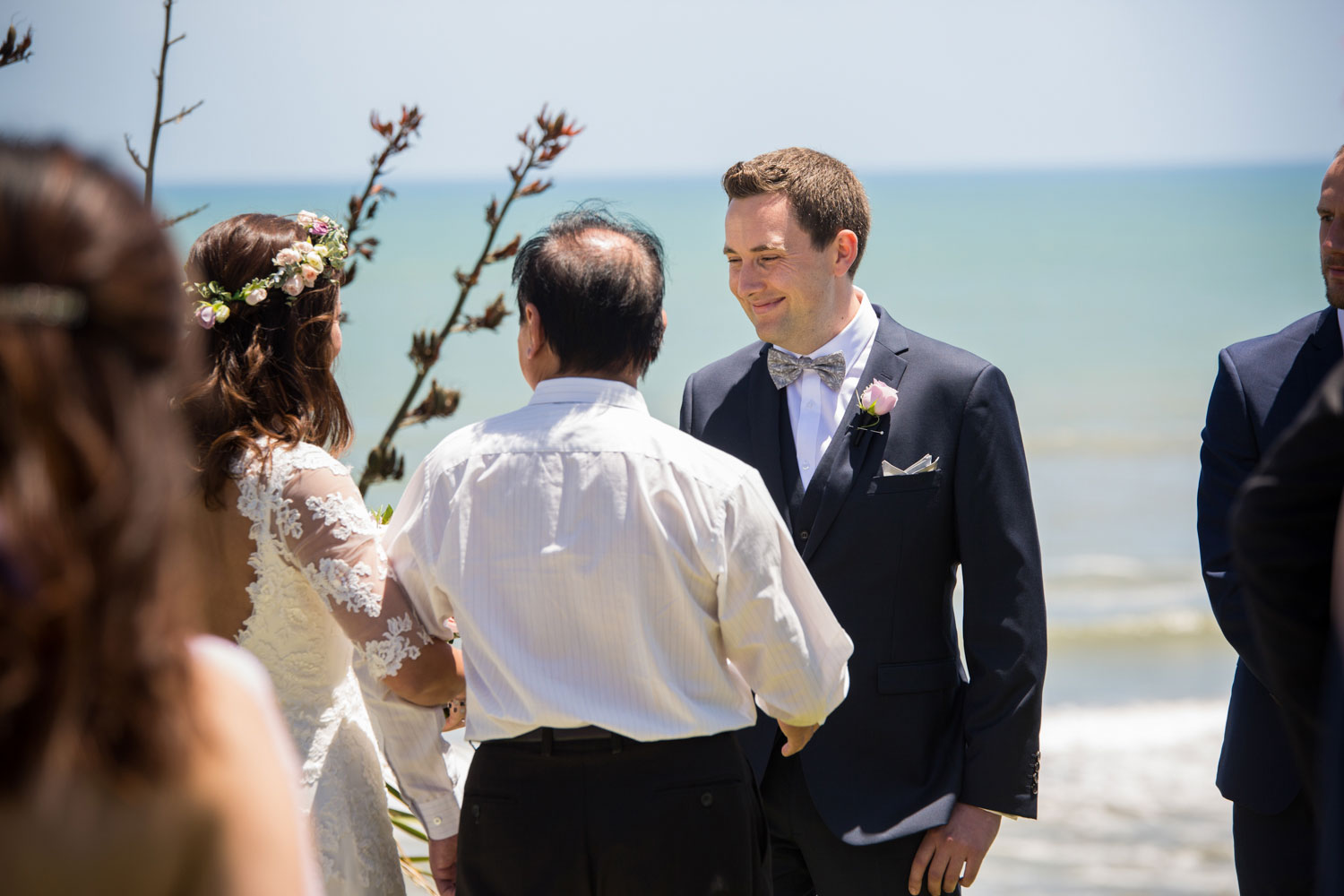 auckland castaways resort wedding groom and bride's father