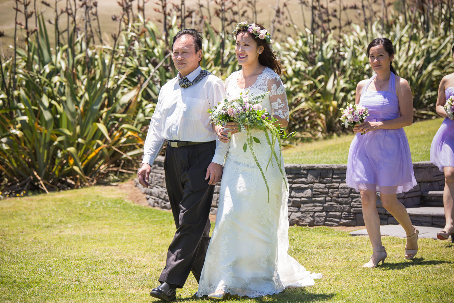 auckland castaways resort wedding bride and her father