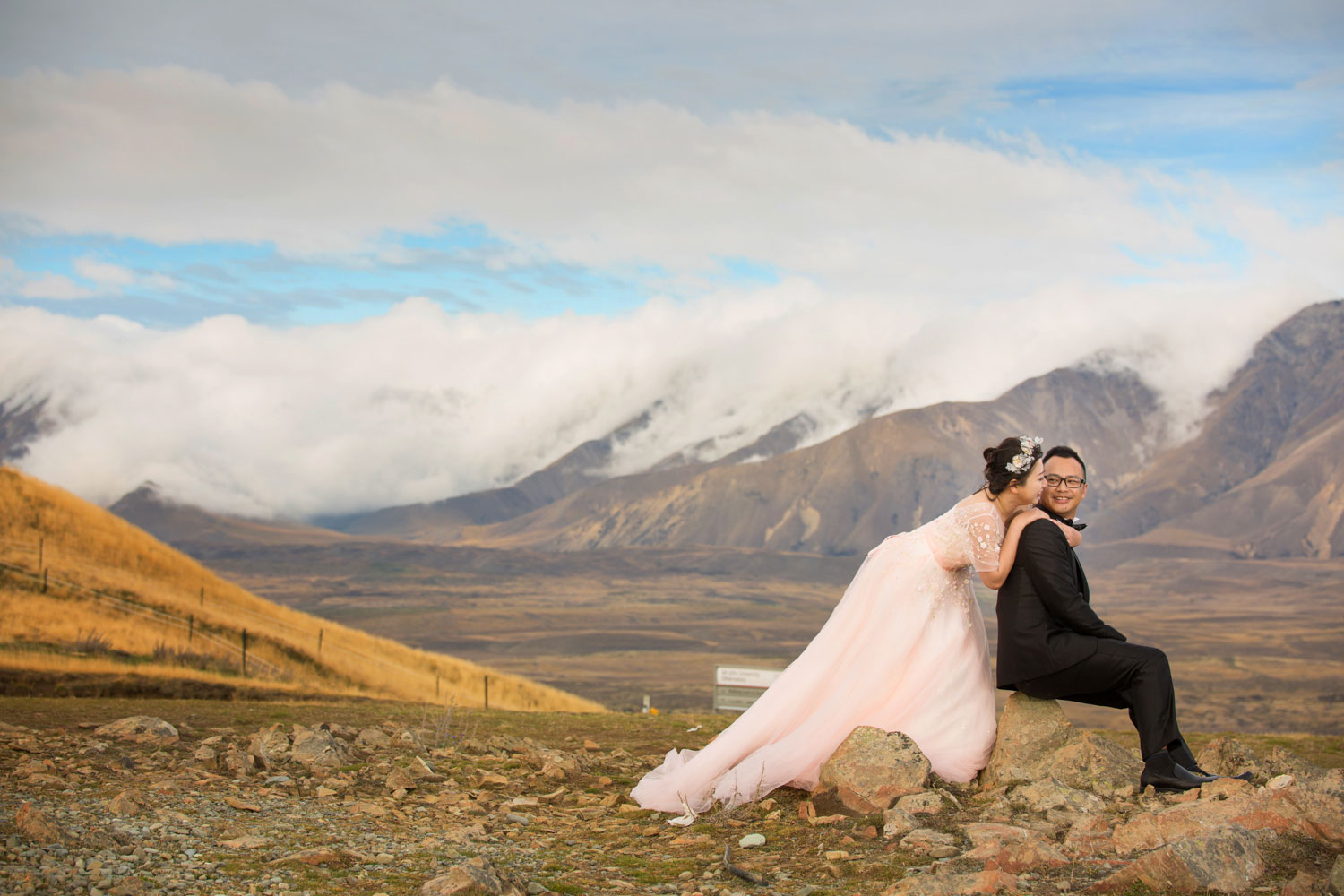 couple mountain clouds