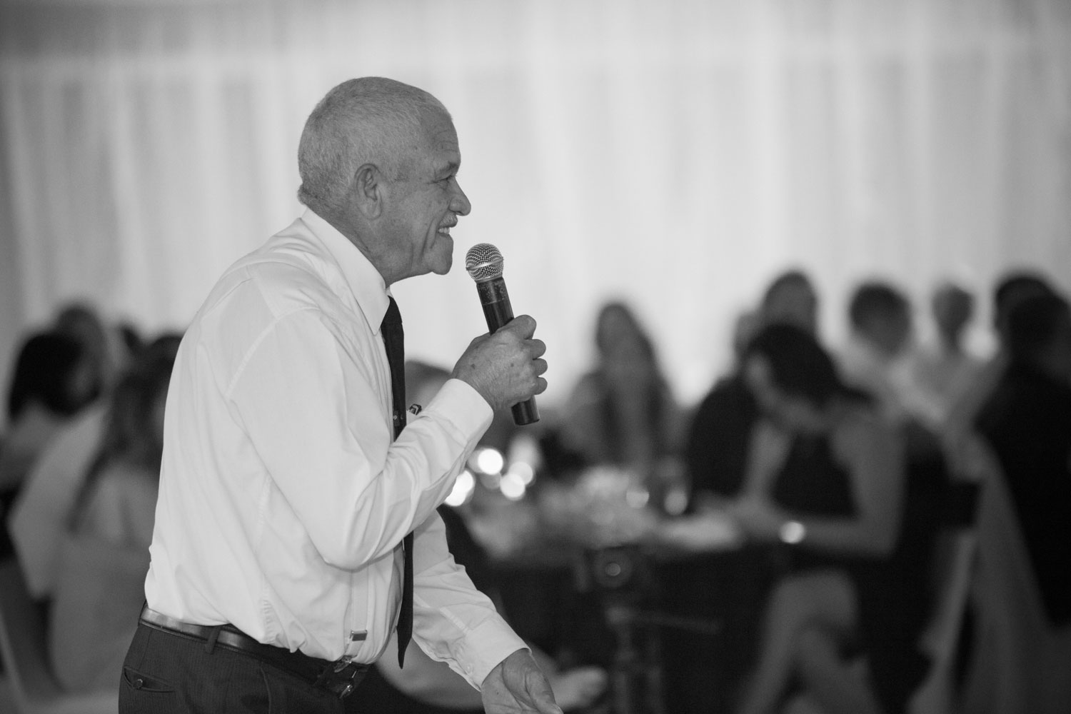 auckland wedding elderly guest giving a speech