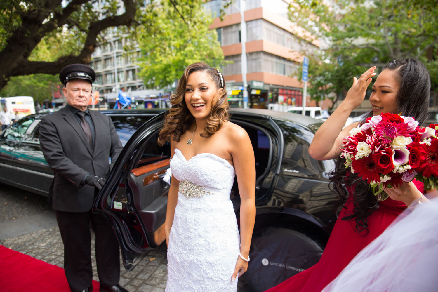 auckland wedding bride arrive at st matthew-in-the-city church