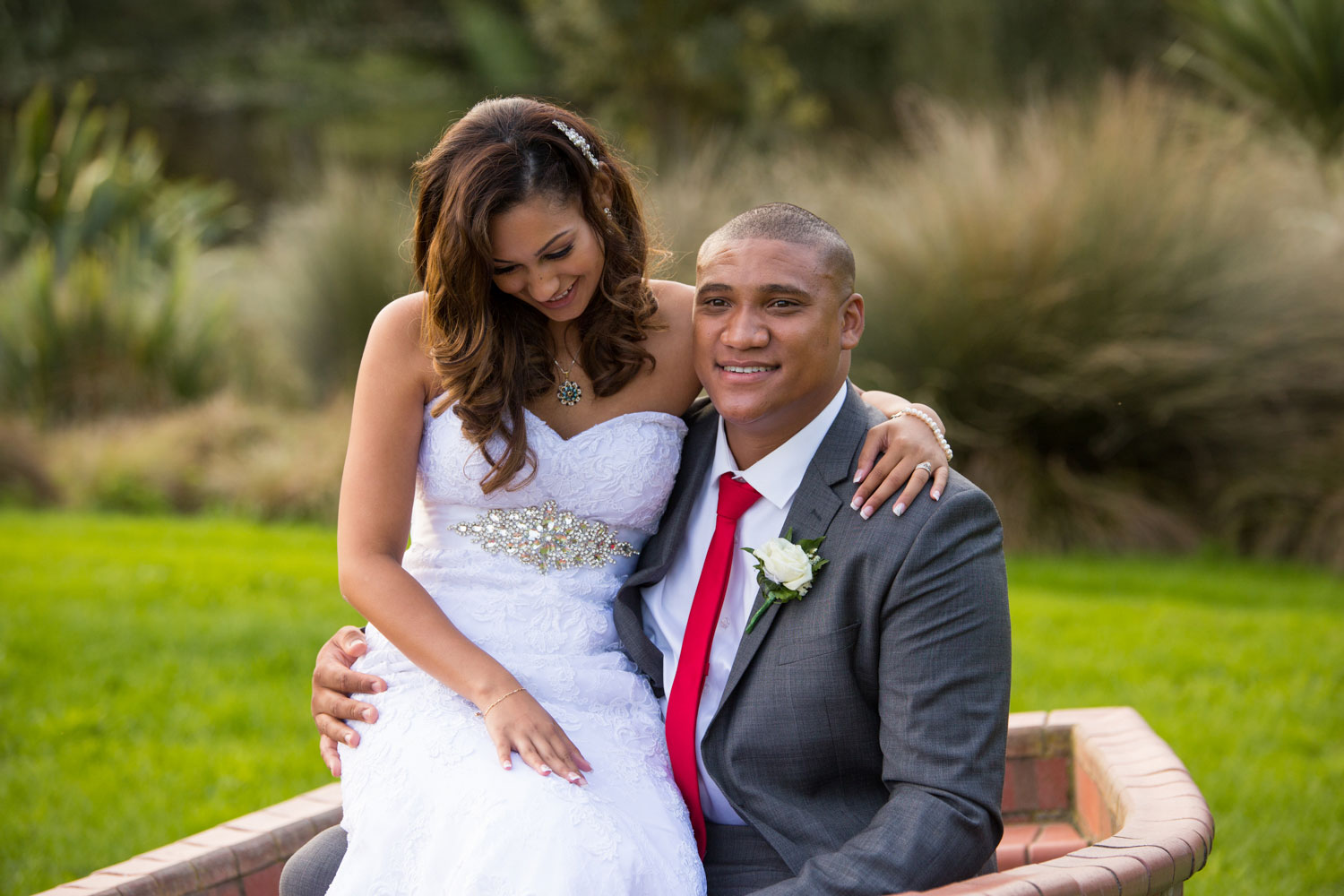 auckland wedding couple smiling