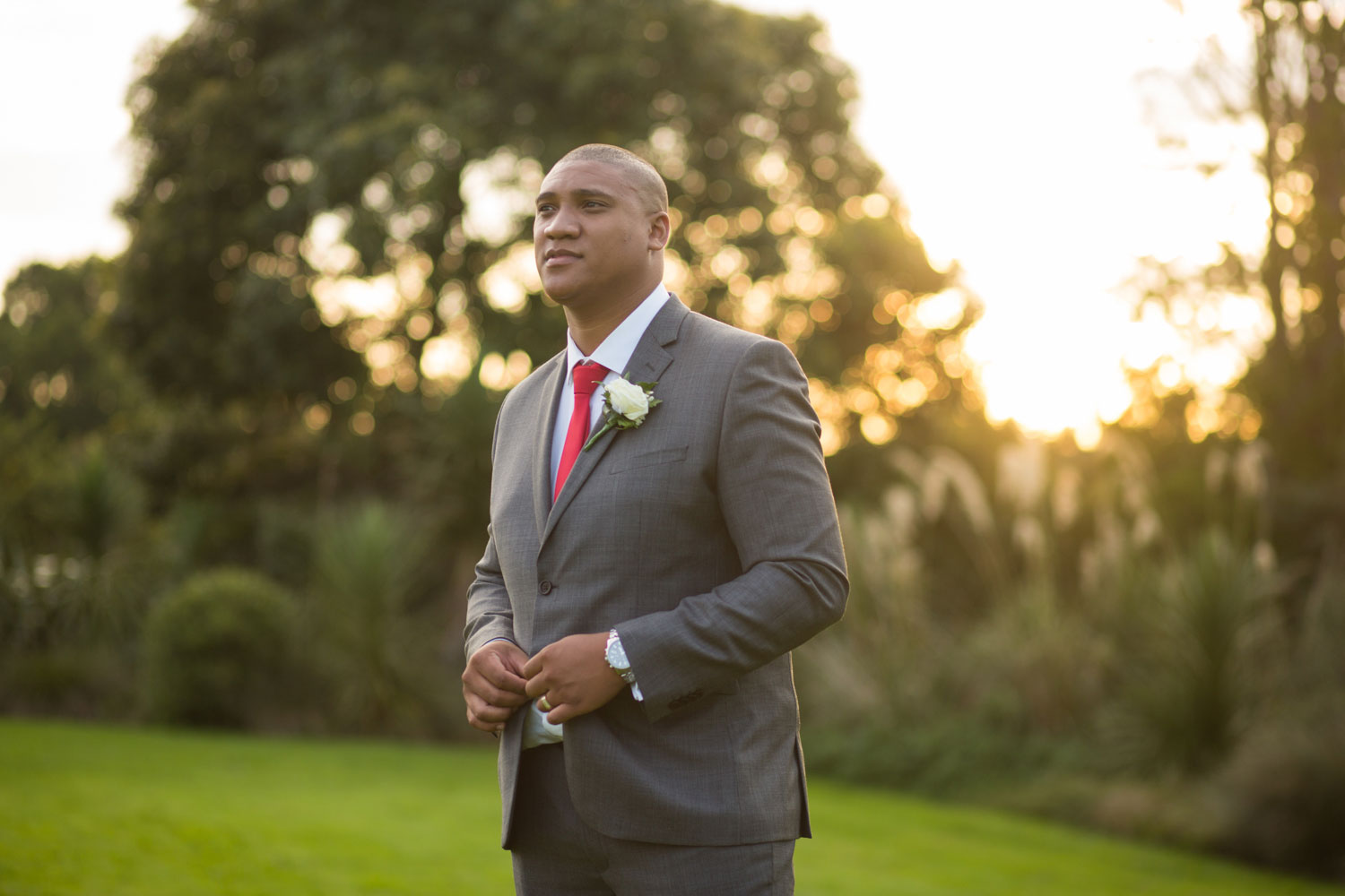 auckland botanic gardens wedding groom portrait