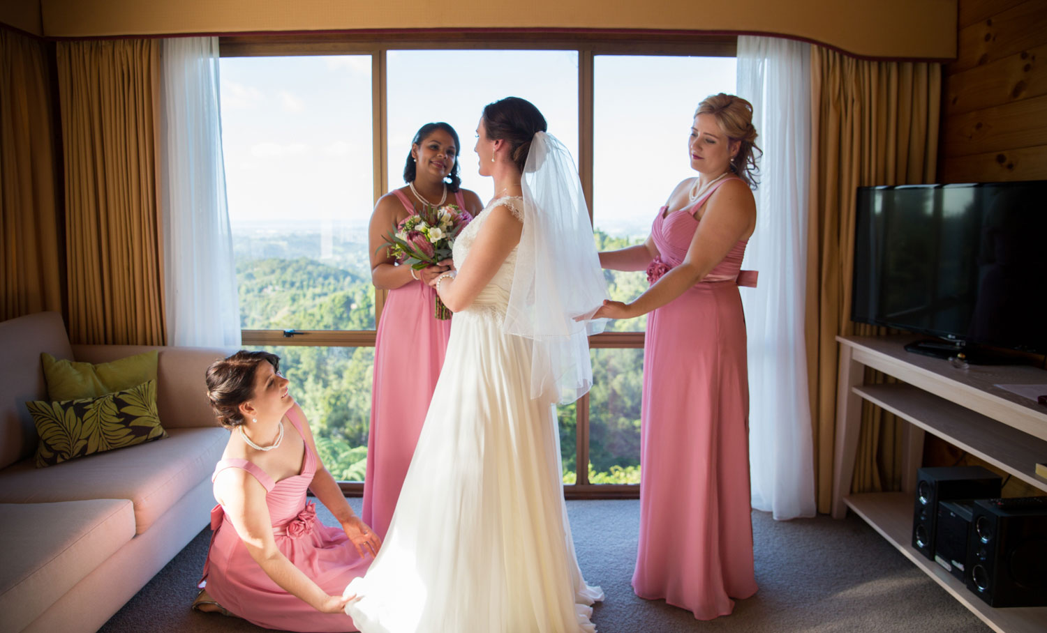 bridesmaids getting ready