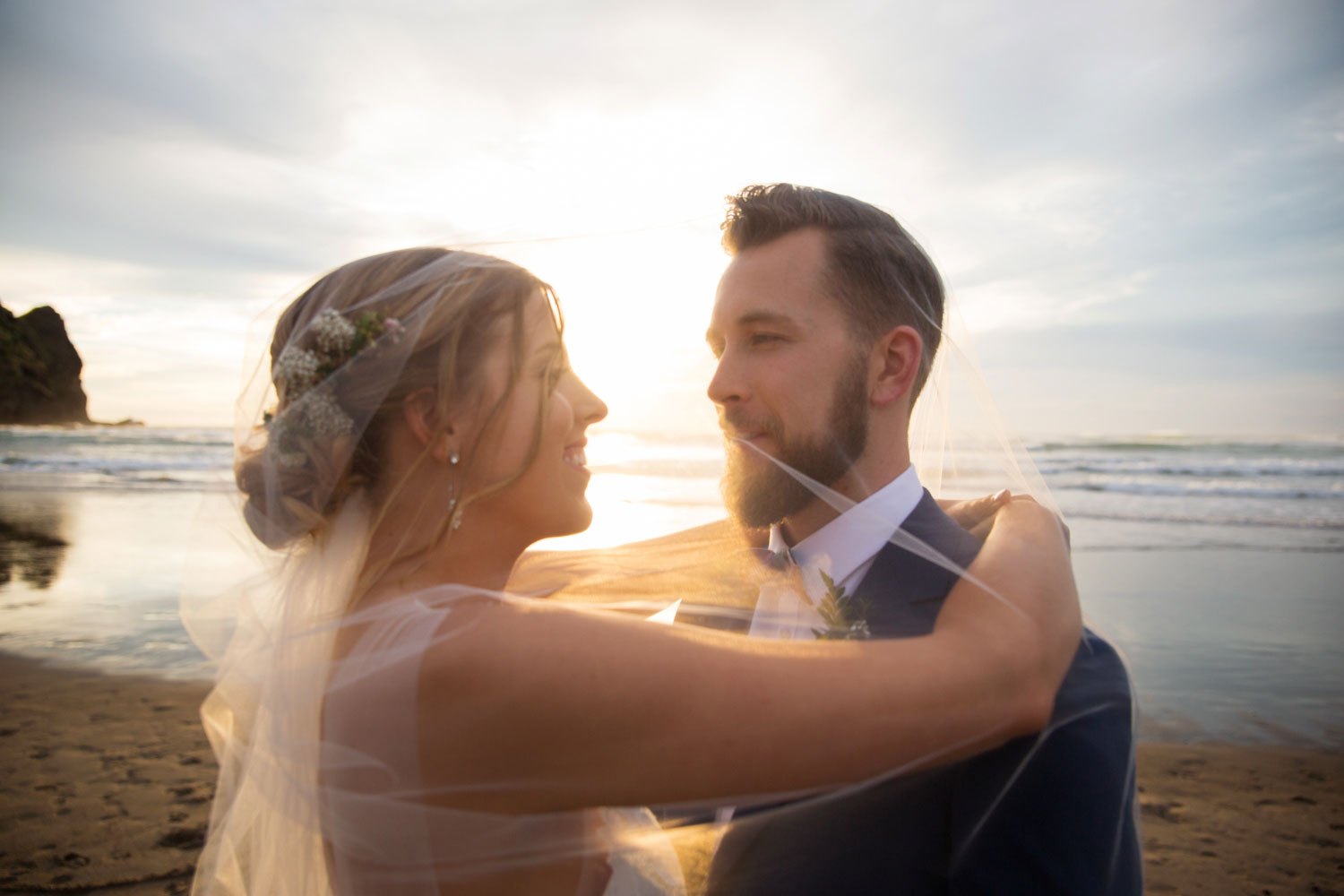 auckland wedding couple photo under the veil