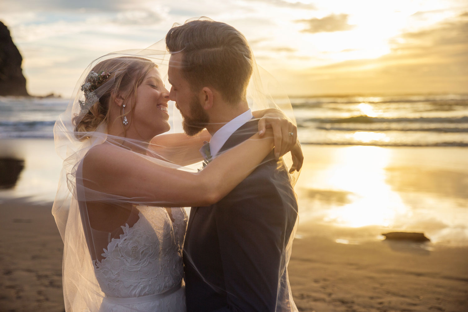 auckland wedding piha beach sunset wedding photo