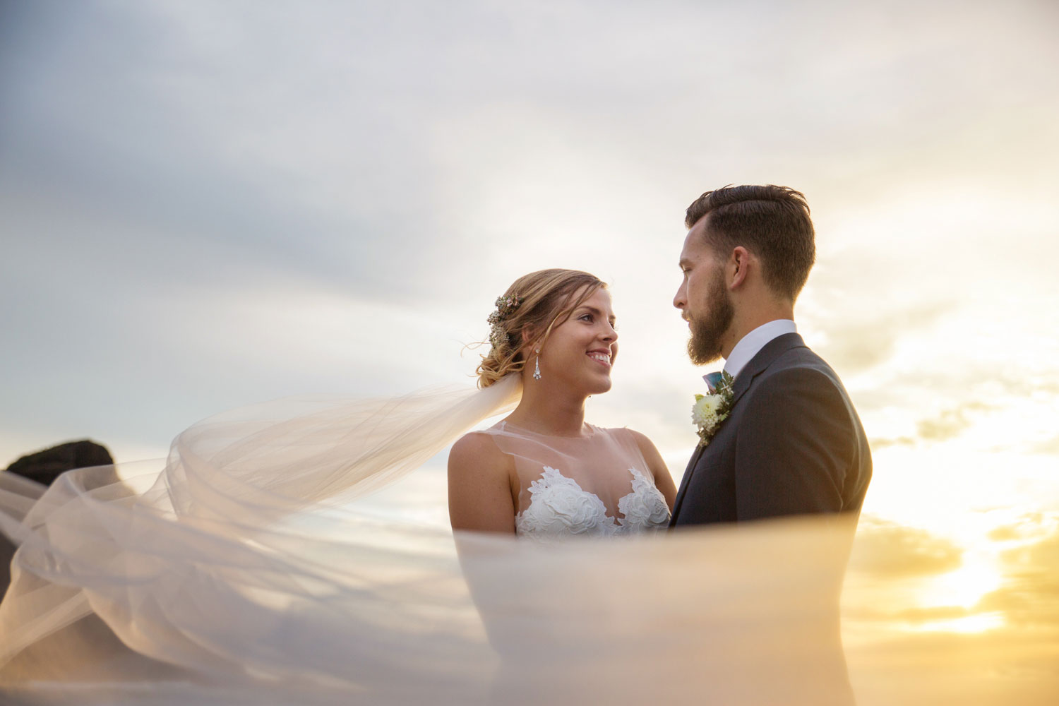 auckland wedding couple sunset photo