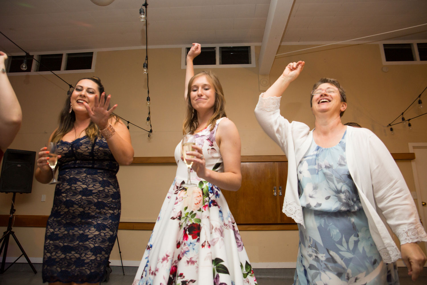 auckland wedding guests dancing