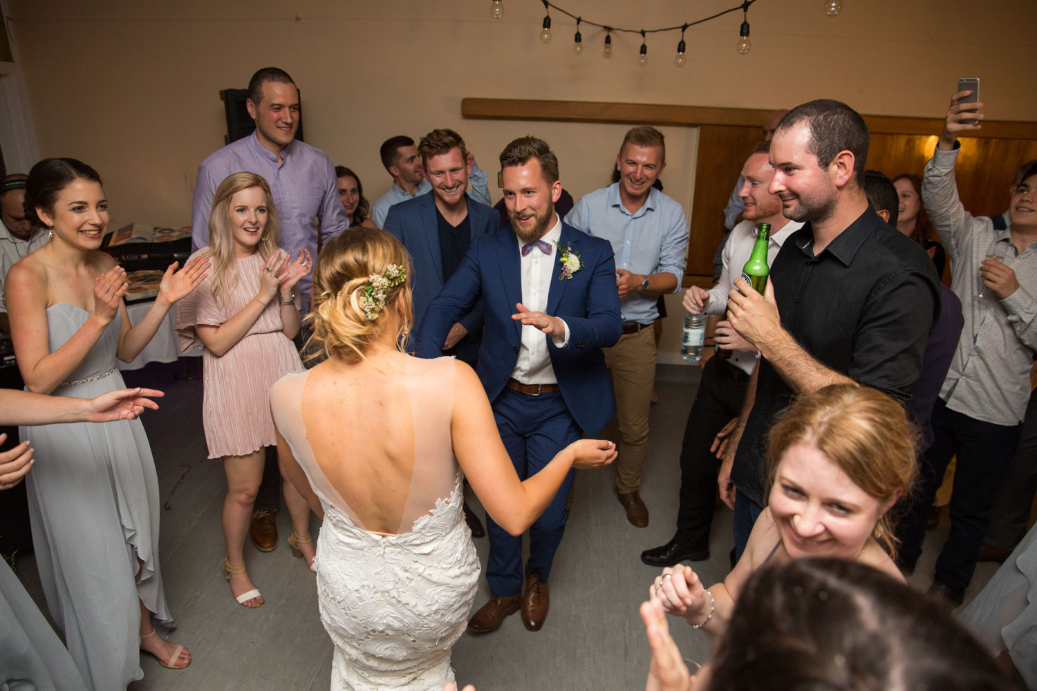 auckland wedding couple dancing