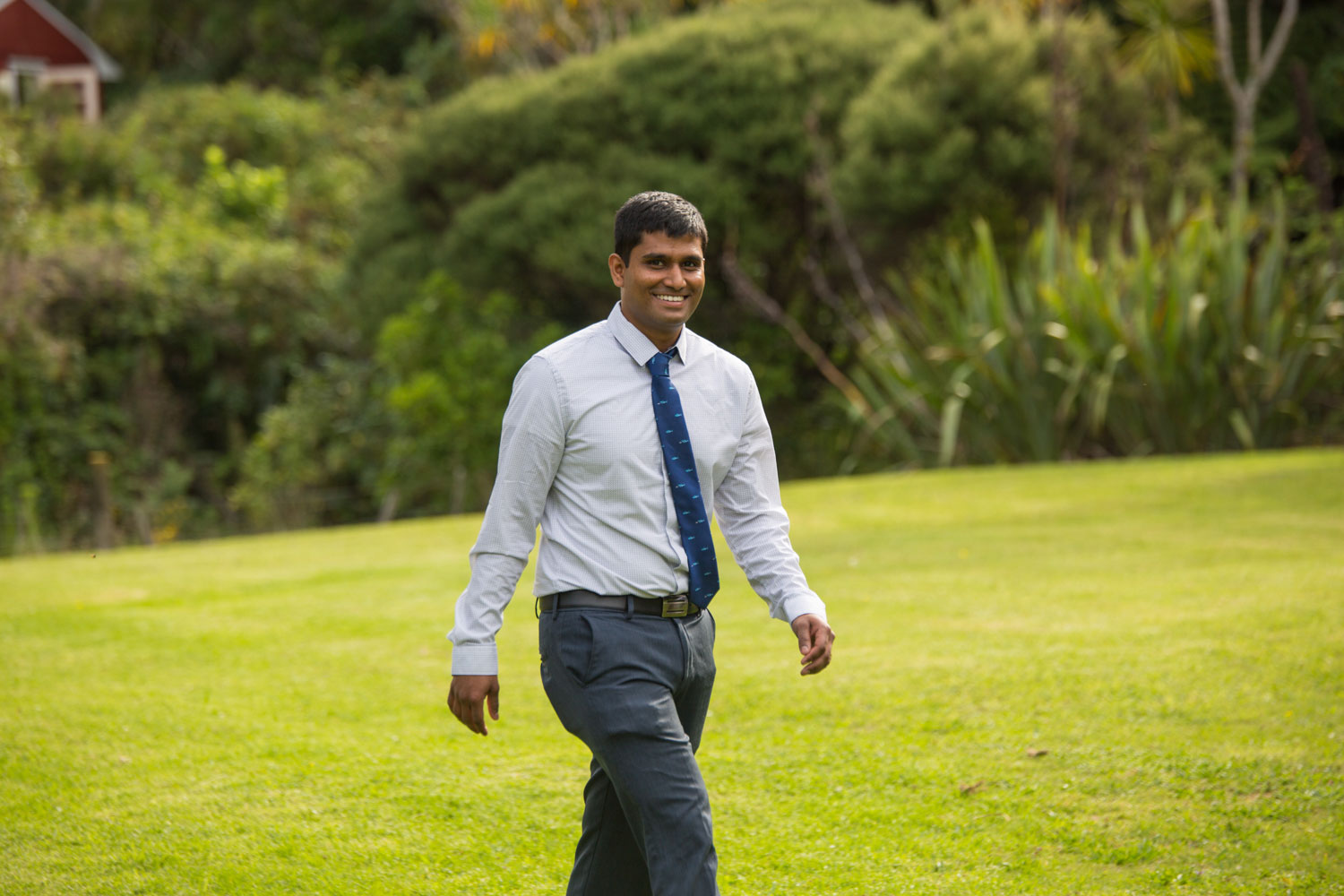 auckland wedding guest arrives