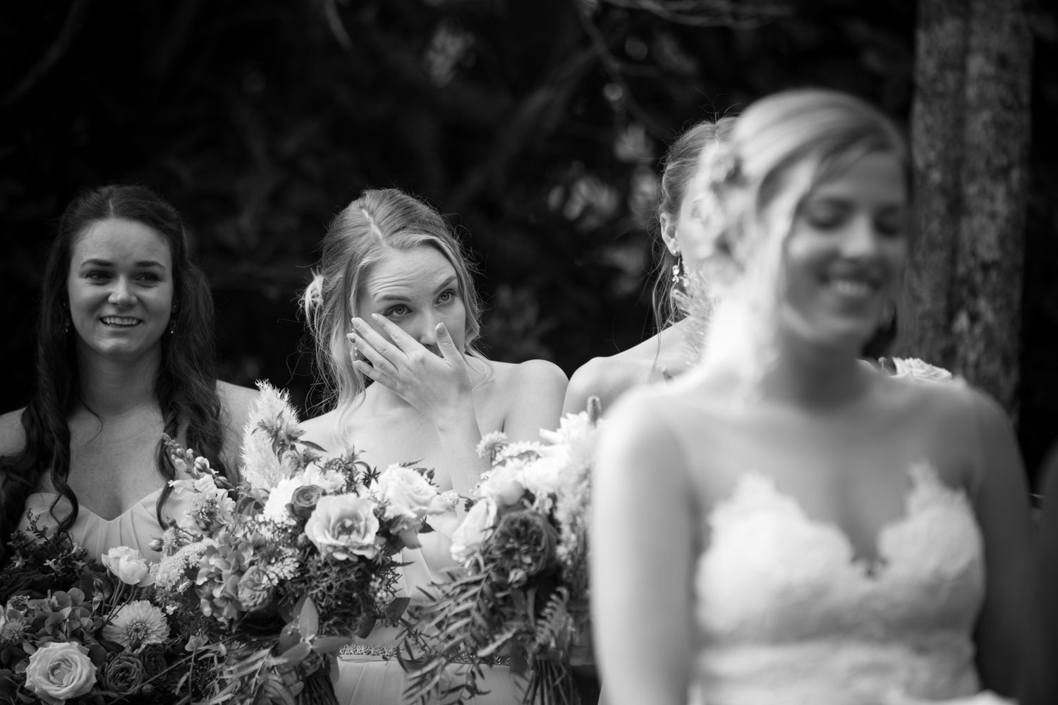 auckland wedding bridesmaid cry during ceremony