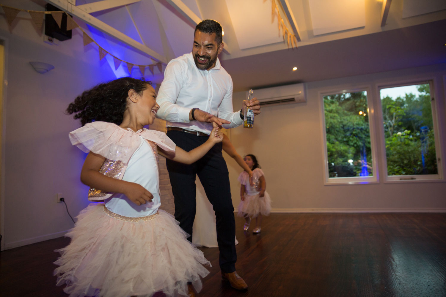 gracehill auckland wedding guest and daughter dancing