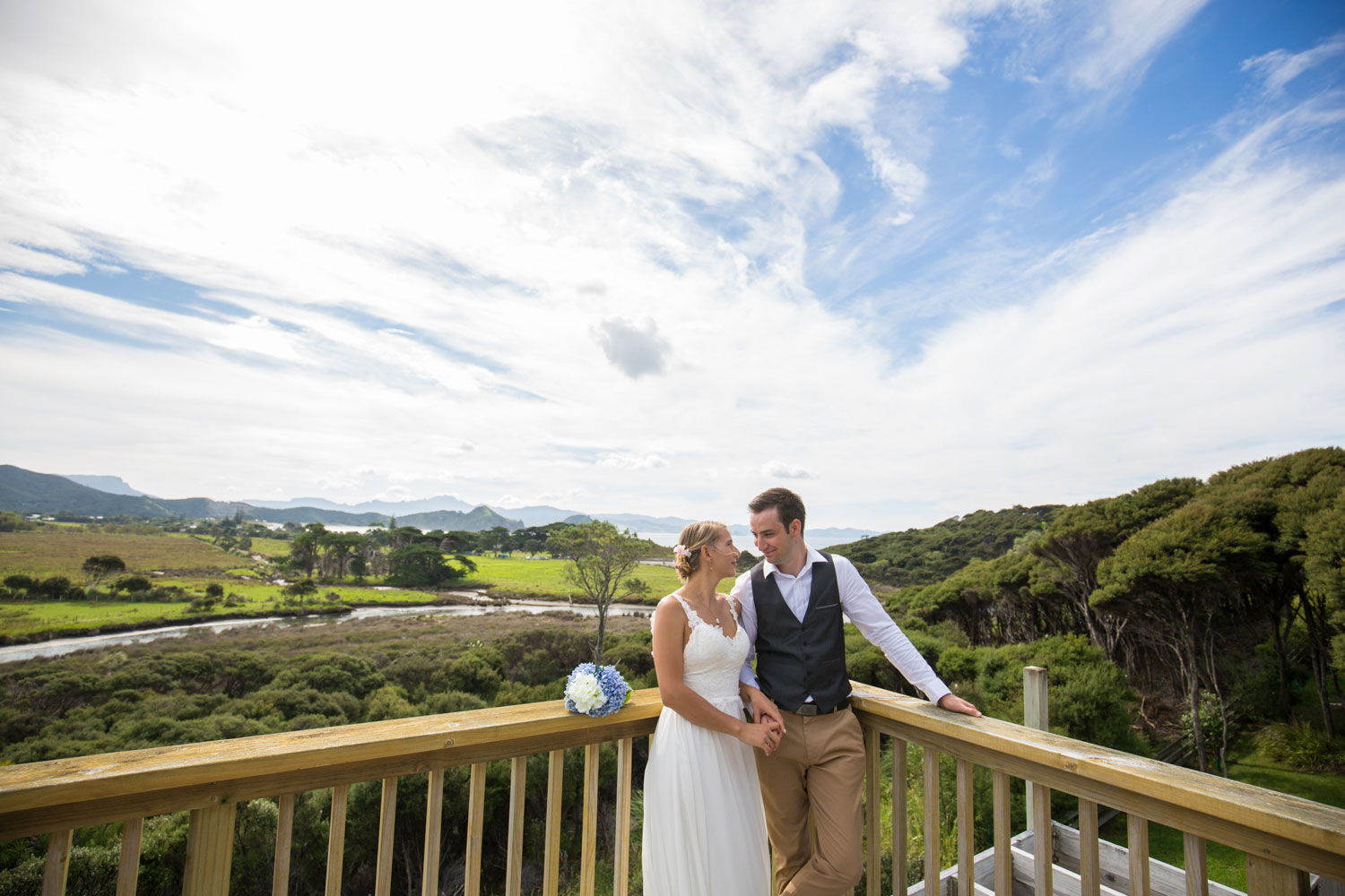 new zealand wedding couple on balcony