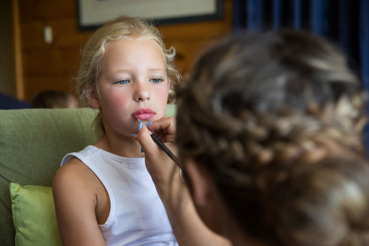 new zealand wedding flowergirl lipstick