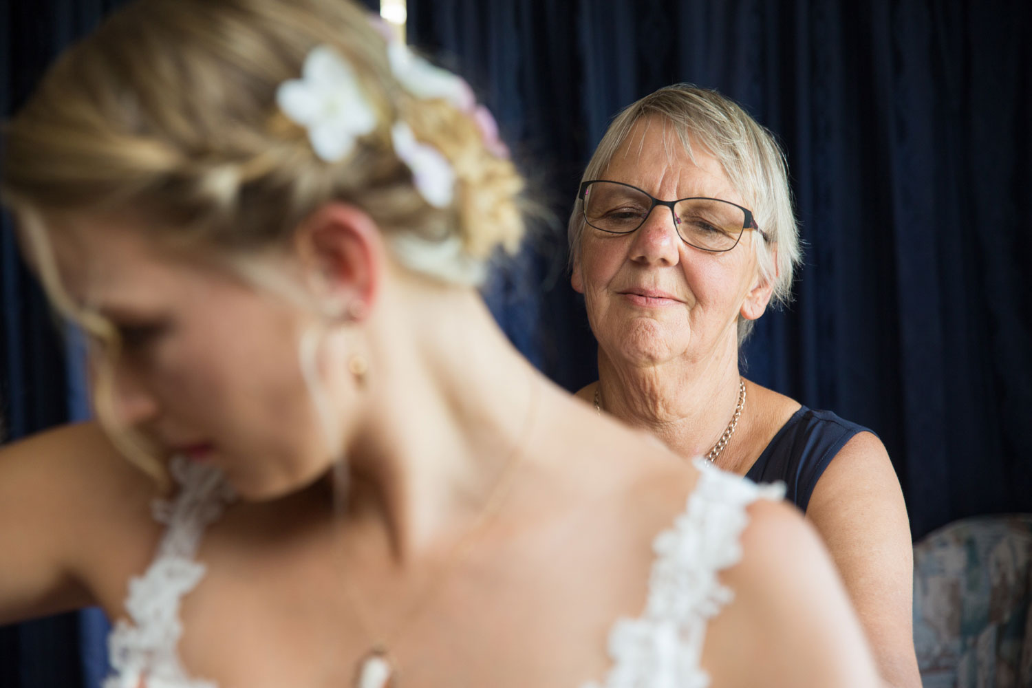 new zealand wedding grandma looking