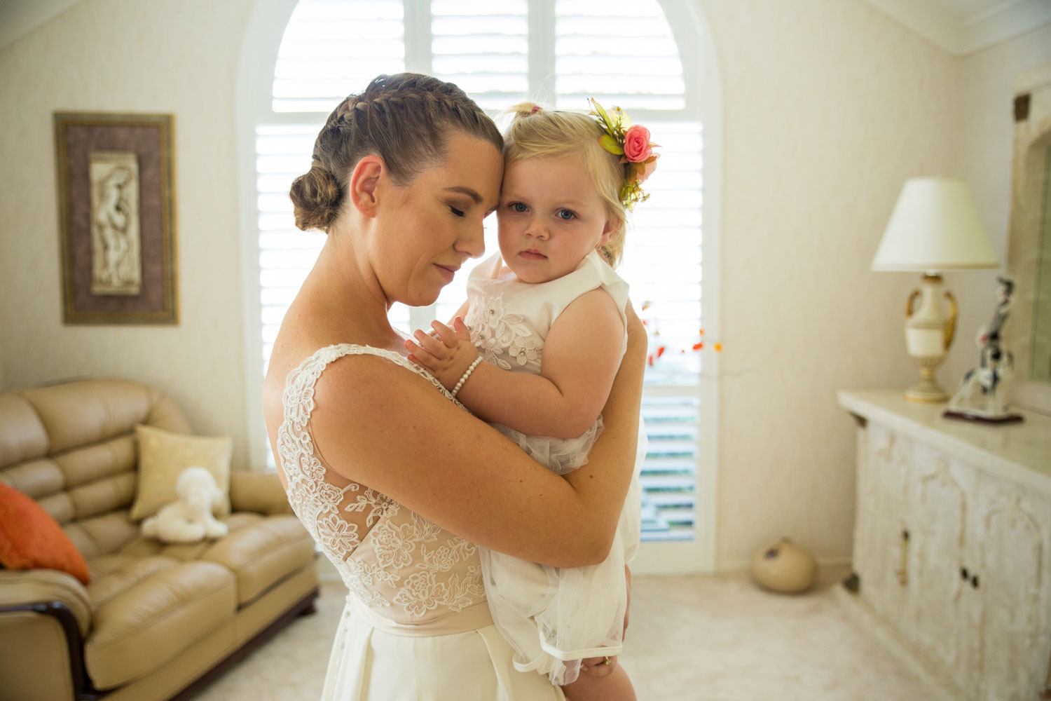 wedding photographer auckland bride and baby girl
