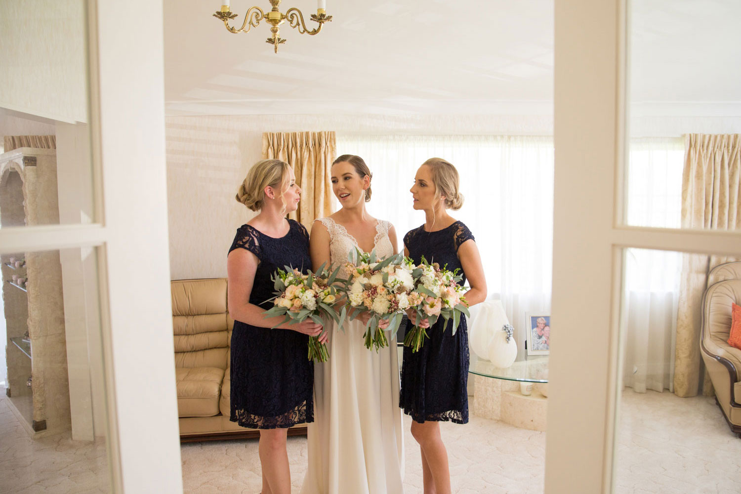 wedding photographer auckland bride and the girls talking