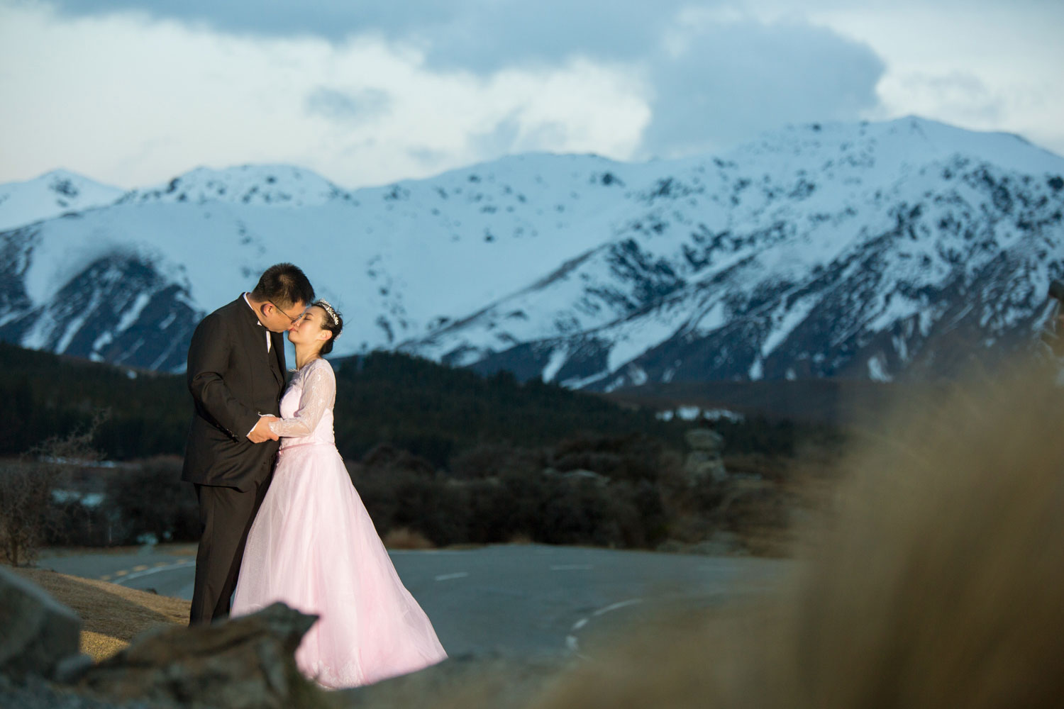 lake tekapo south island couple photo