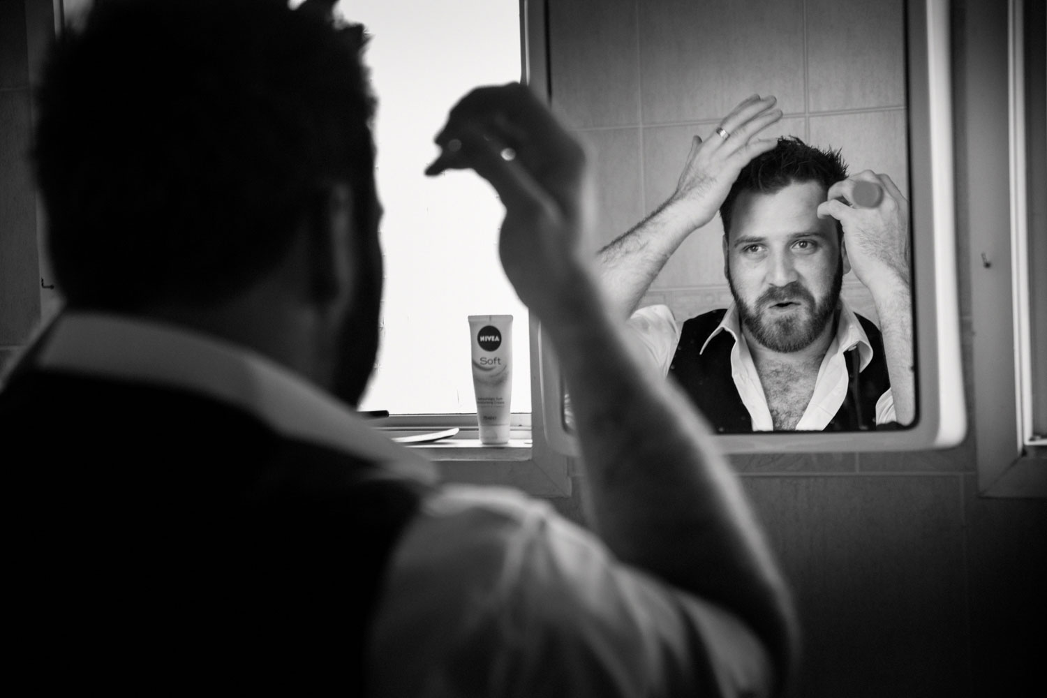 auckland wedding groom getting ready