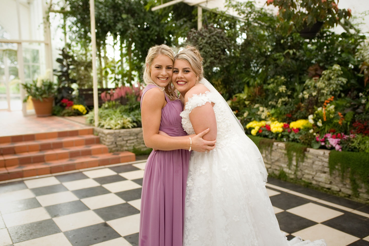 hamilton garden bride and sister