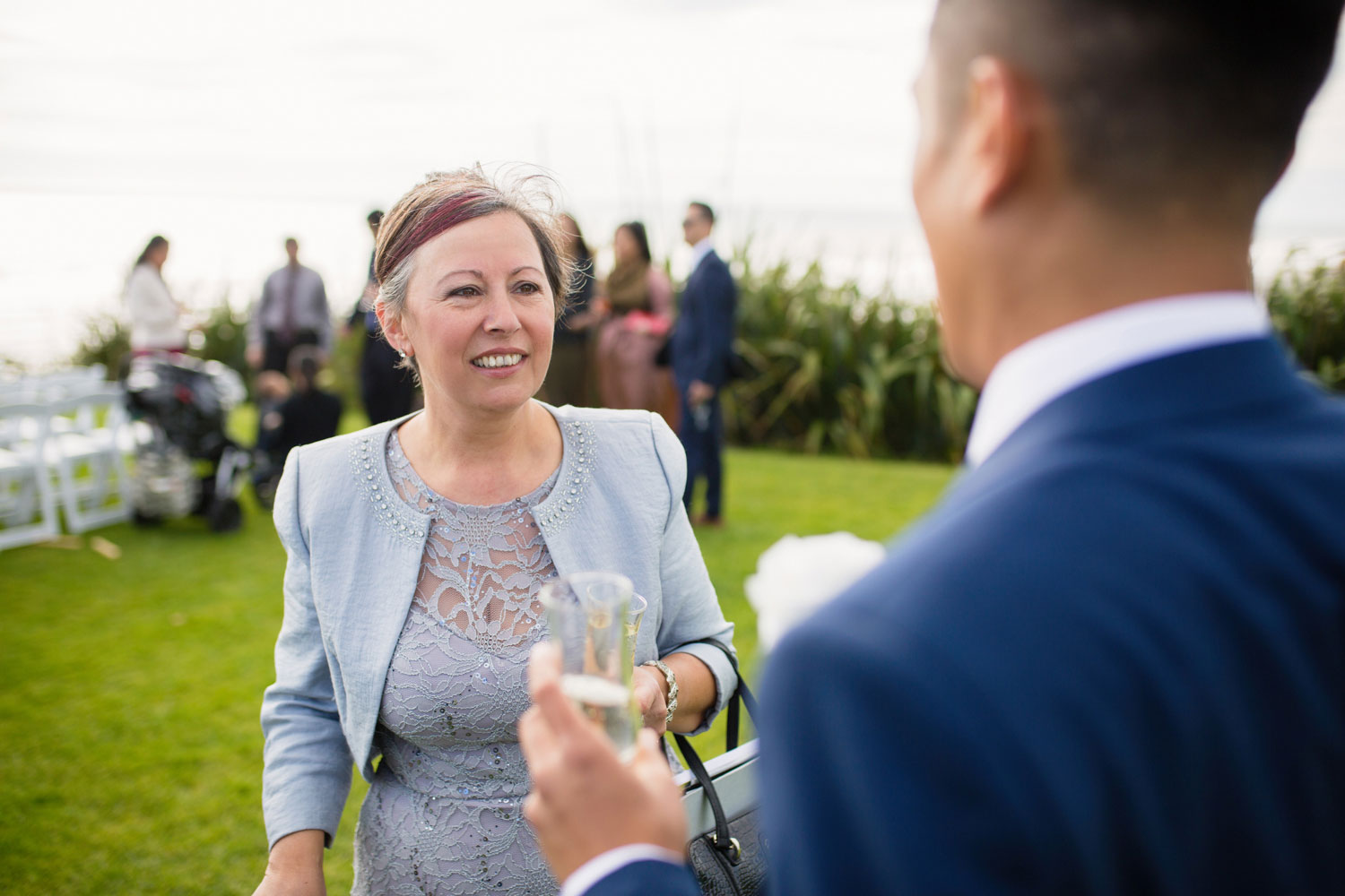 castaways waiuku wedding celebrant and groom