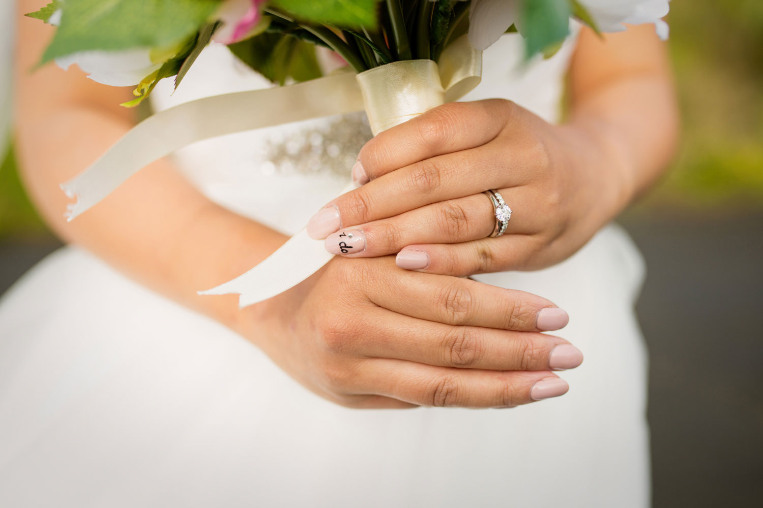 castaways waiuku wedding bouquet and ring