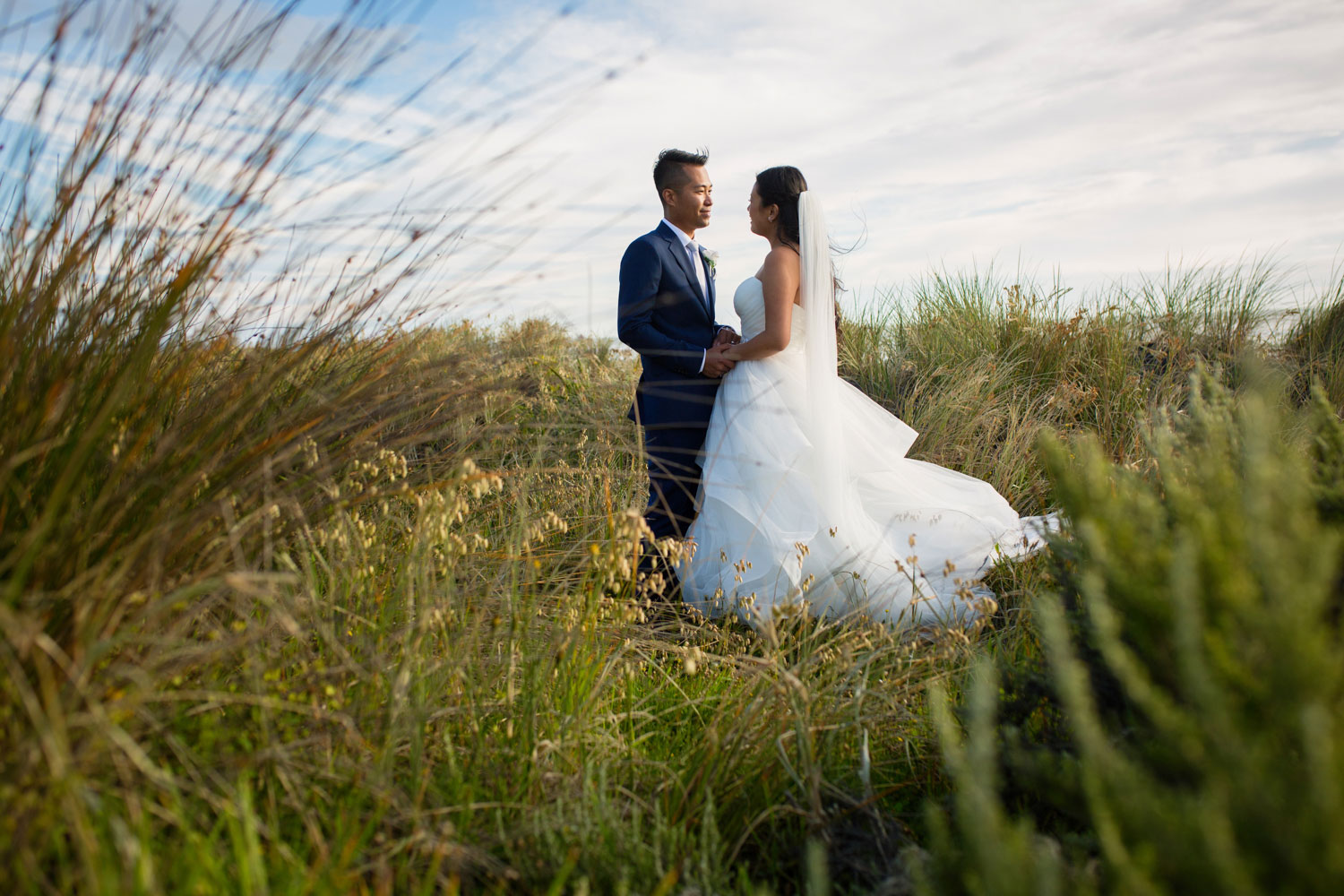 castaways waiuku wedding bride and groom portrait