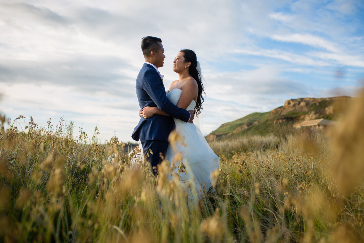 castaways waiuku wedding bride and groom photo