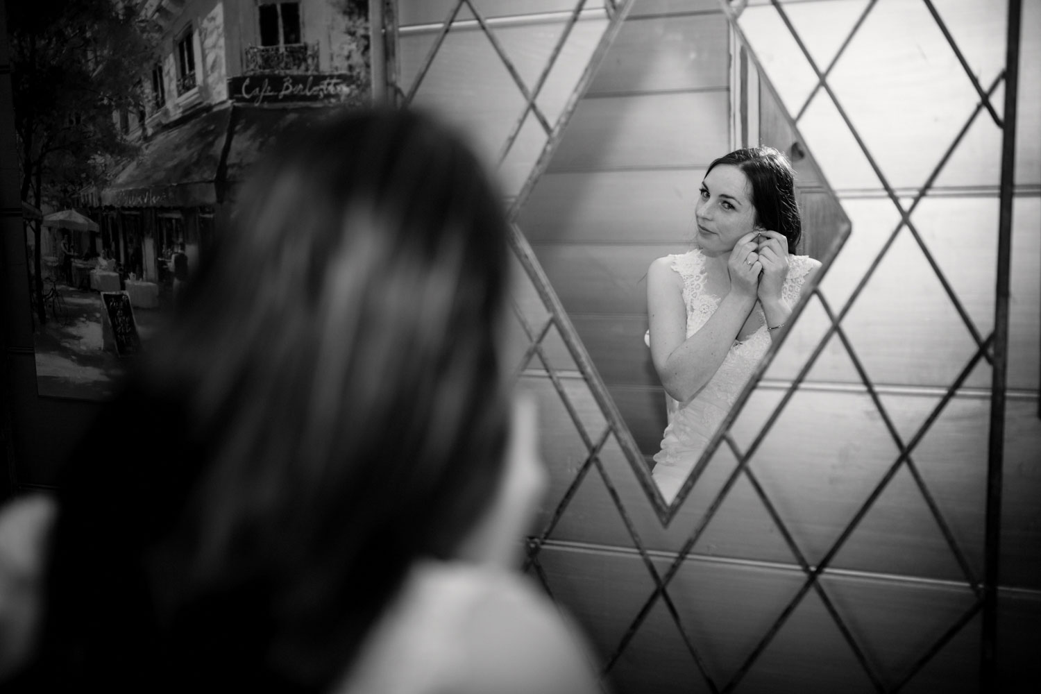 bride mirror reflection