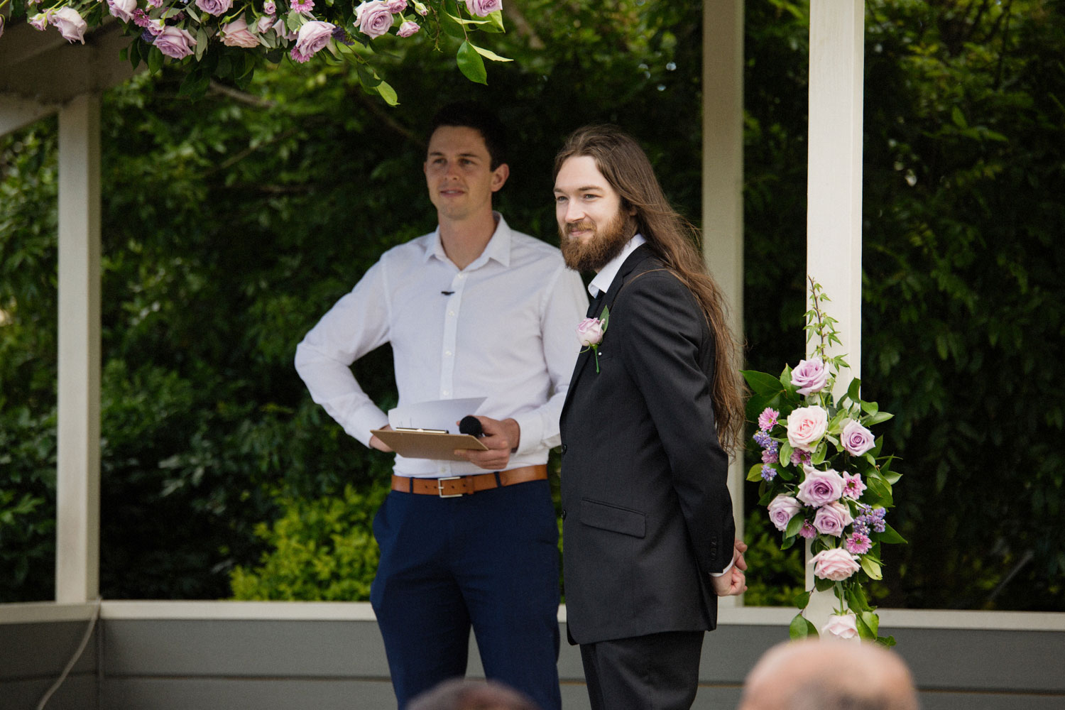 groom waiting for bride