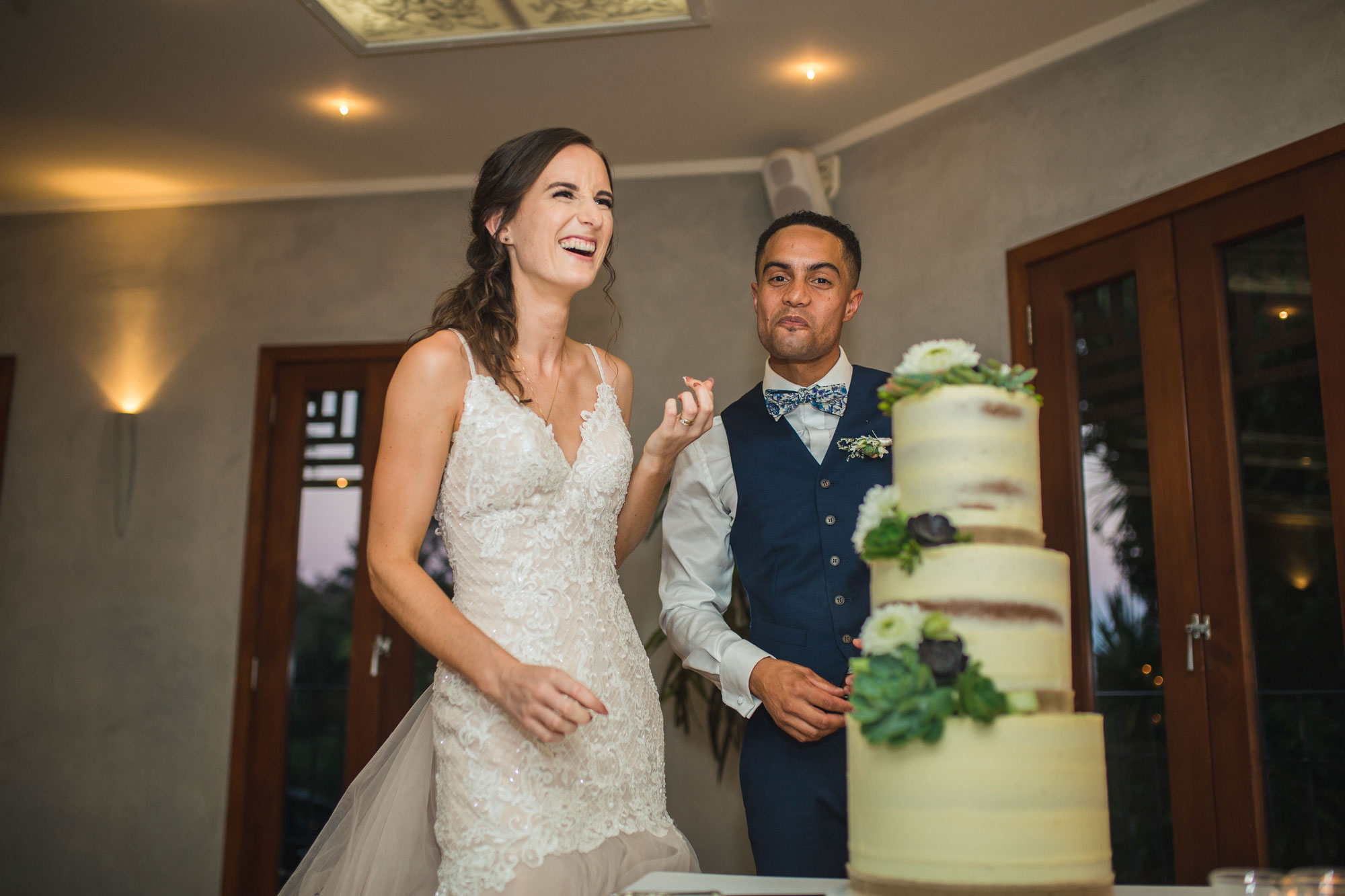 wedding cake cutting