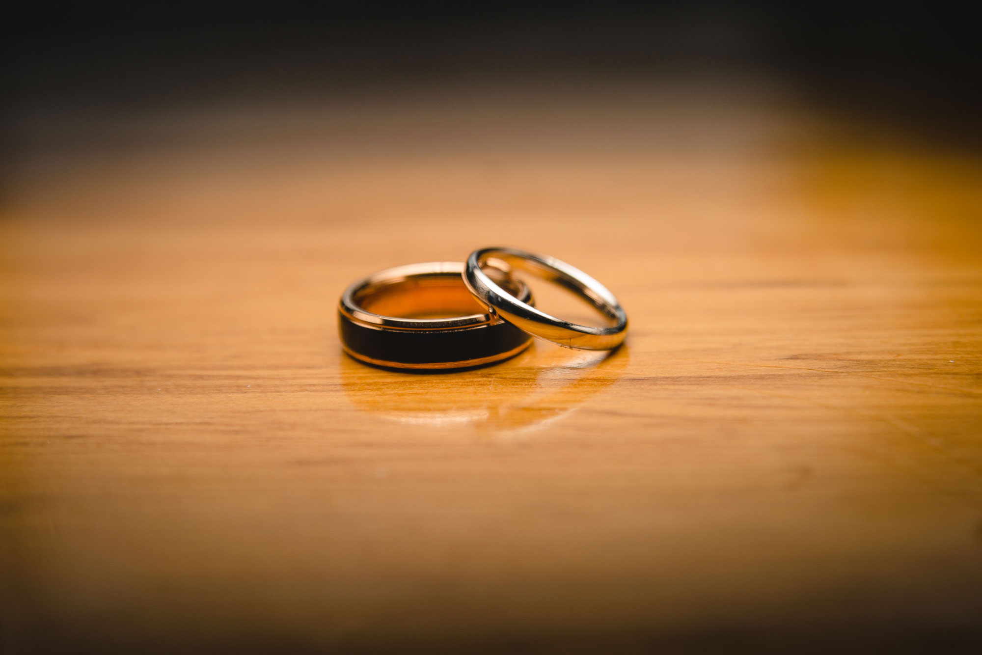 wedding ring reflection