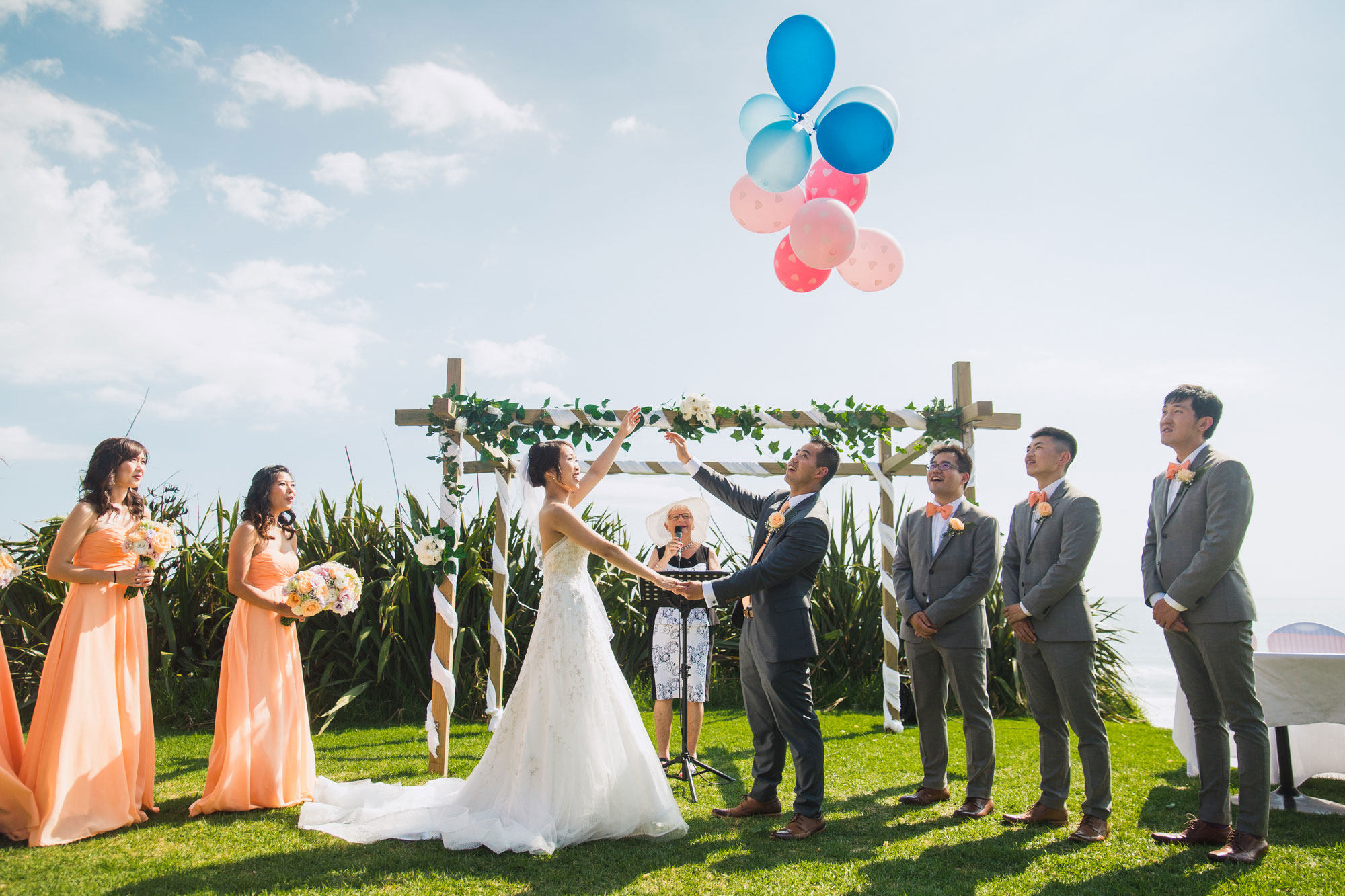 castaways wedding balloon release