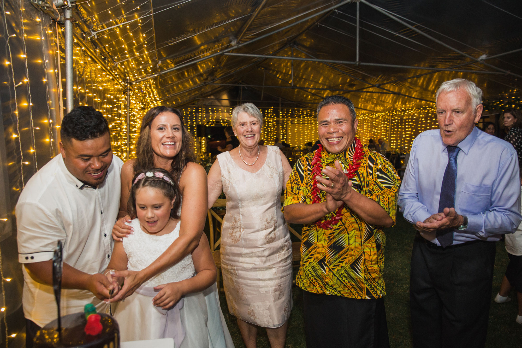 wedding cake cutting