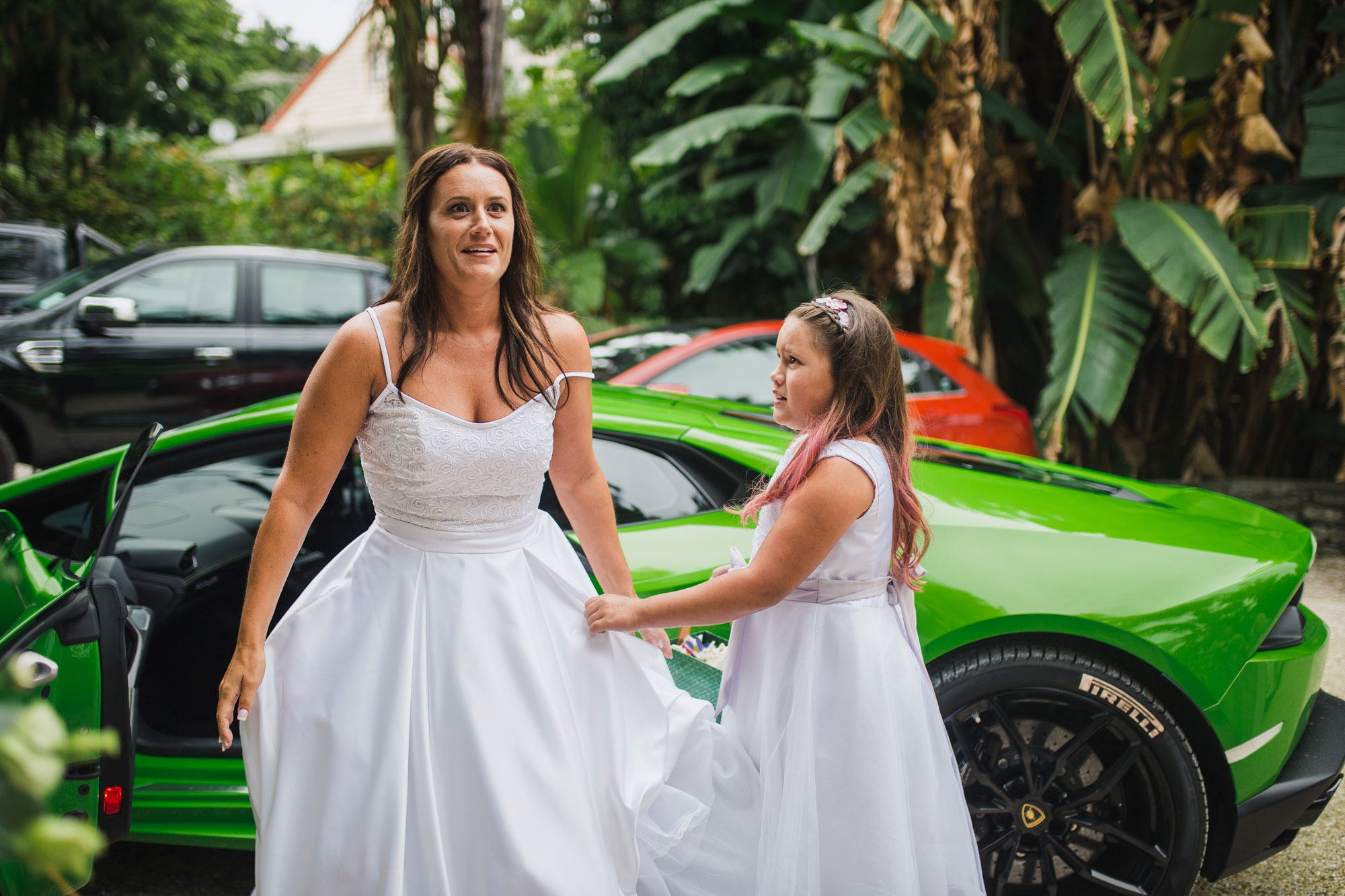 bride arrive at landsendt