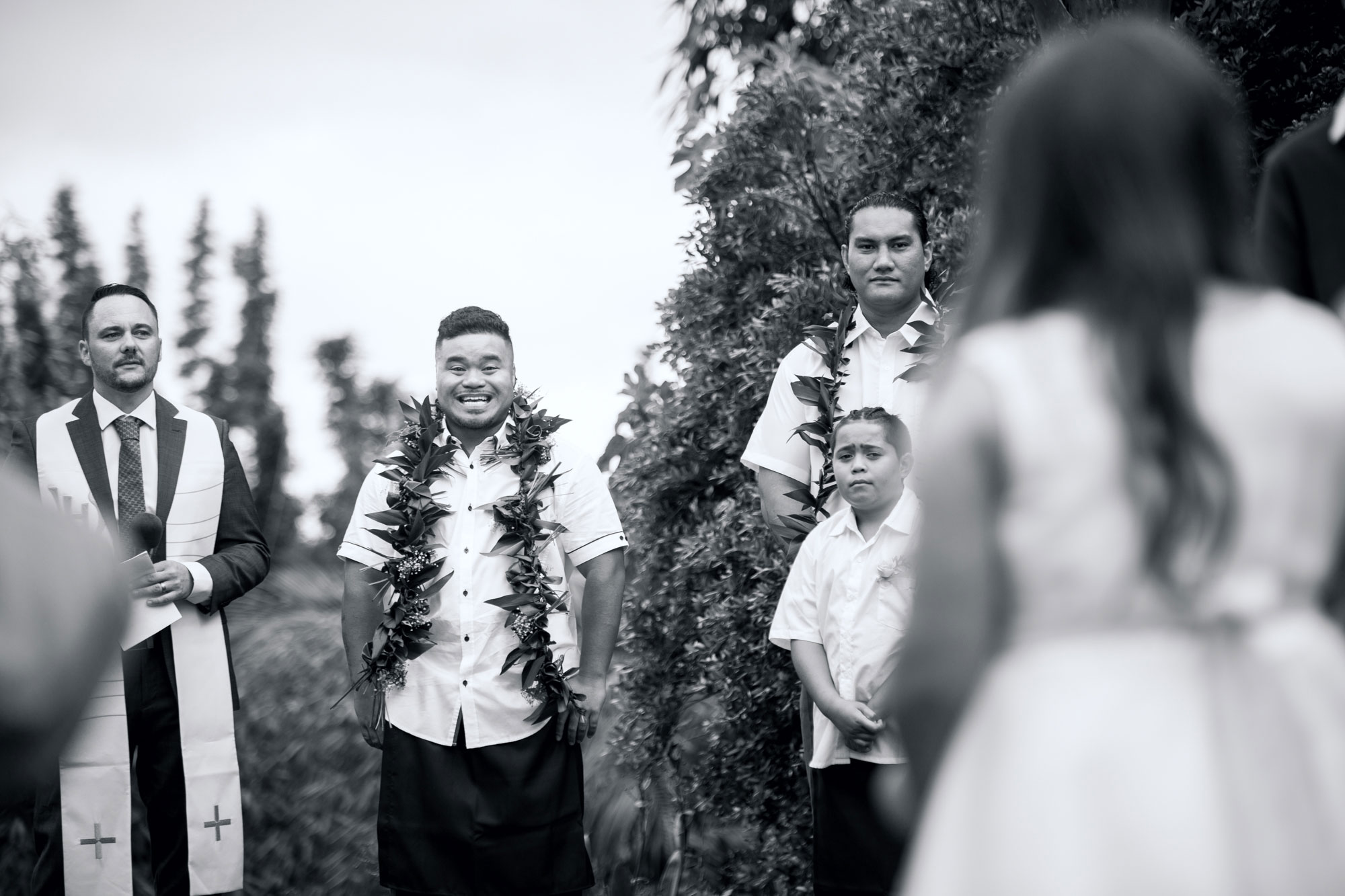 groom waiting for bride