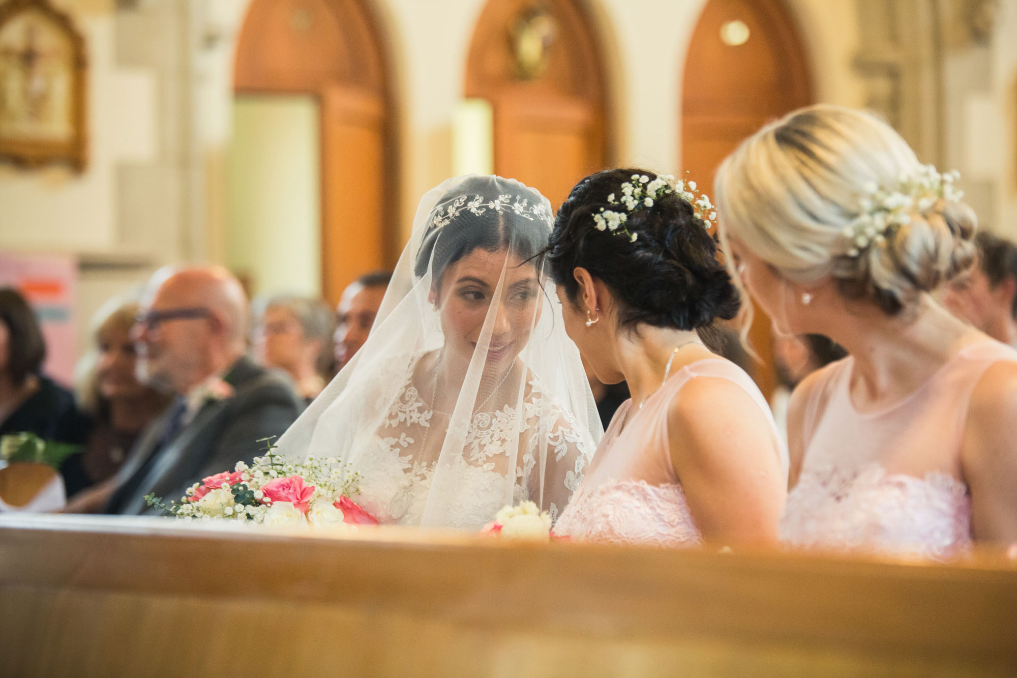 bride talking to maid of honour