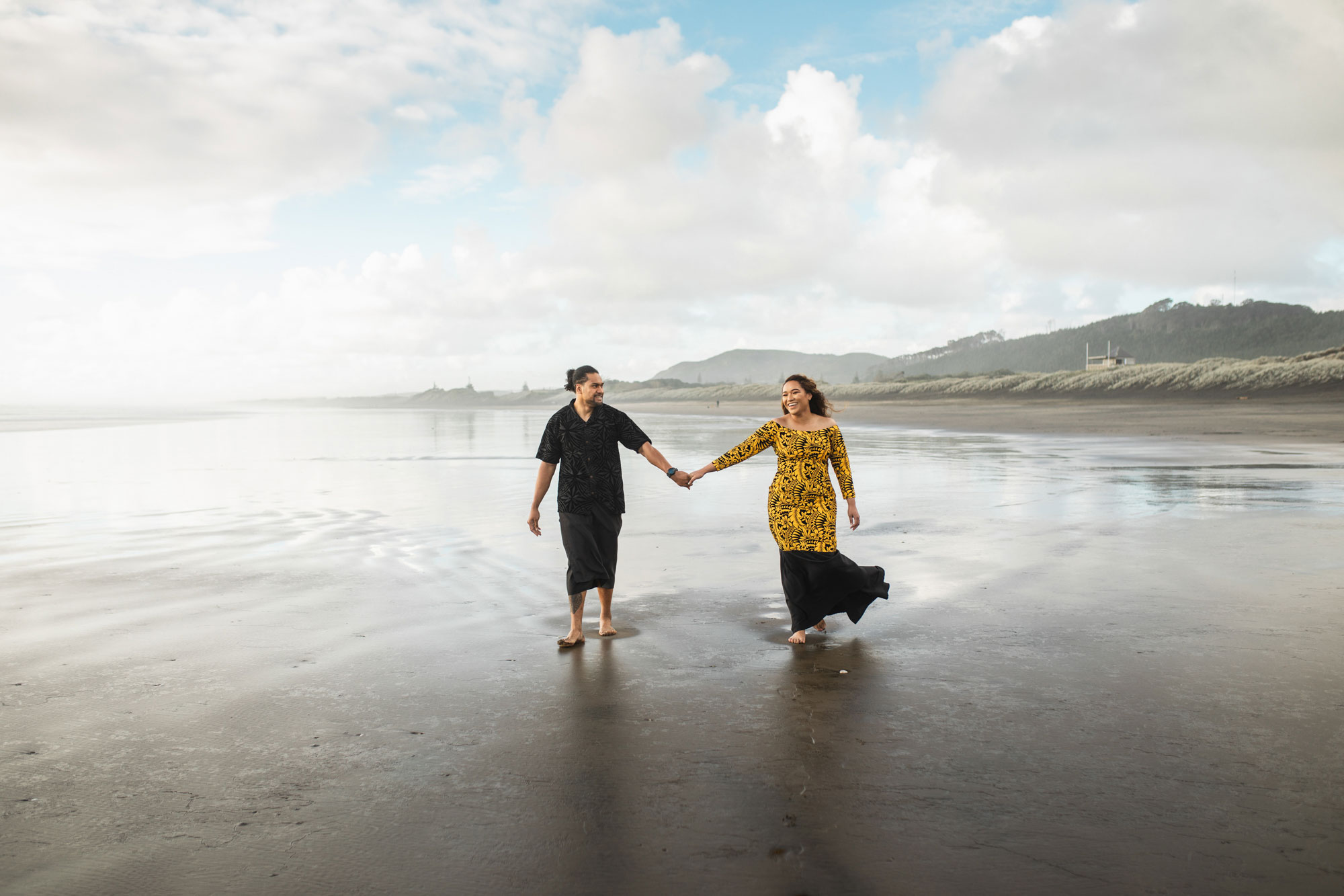 muriwai beach couple photos