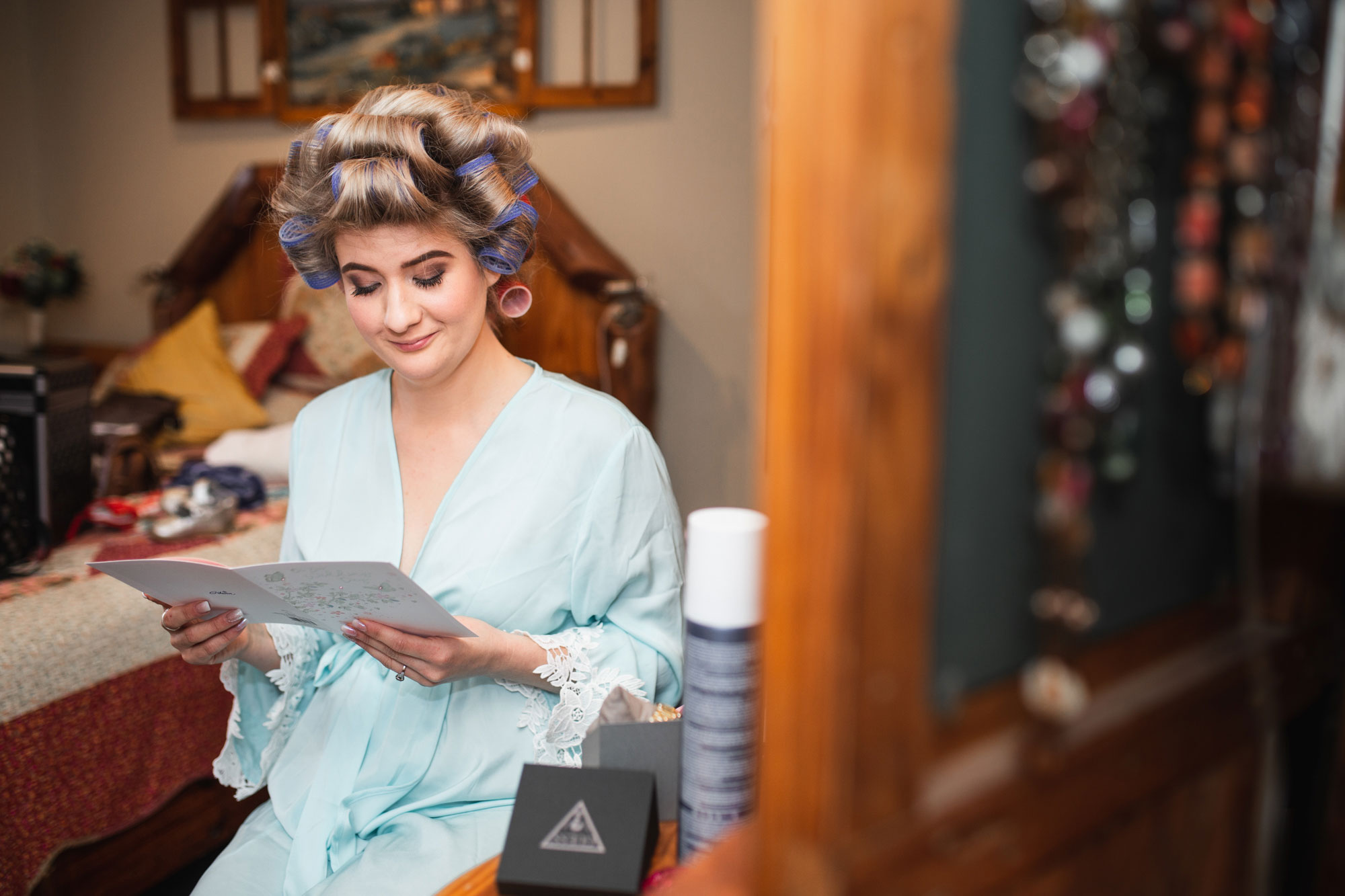 bride reading note from groom