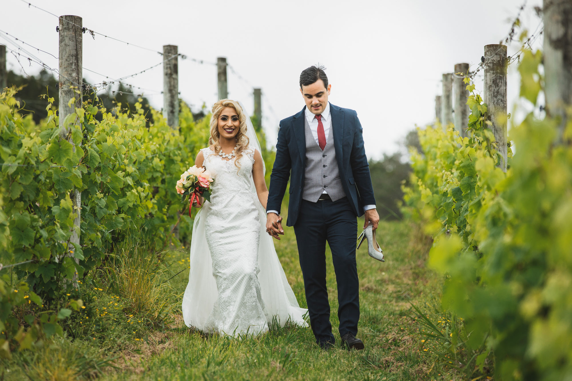 auckland vineyard couple photo