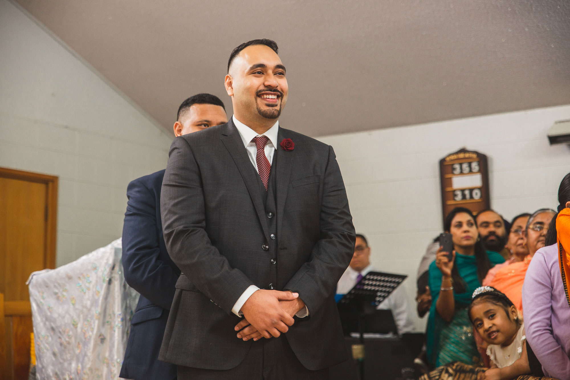 groom seeing bride first time