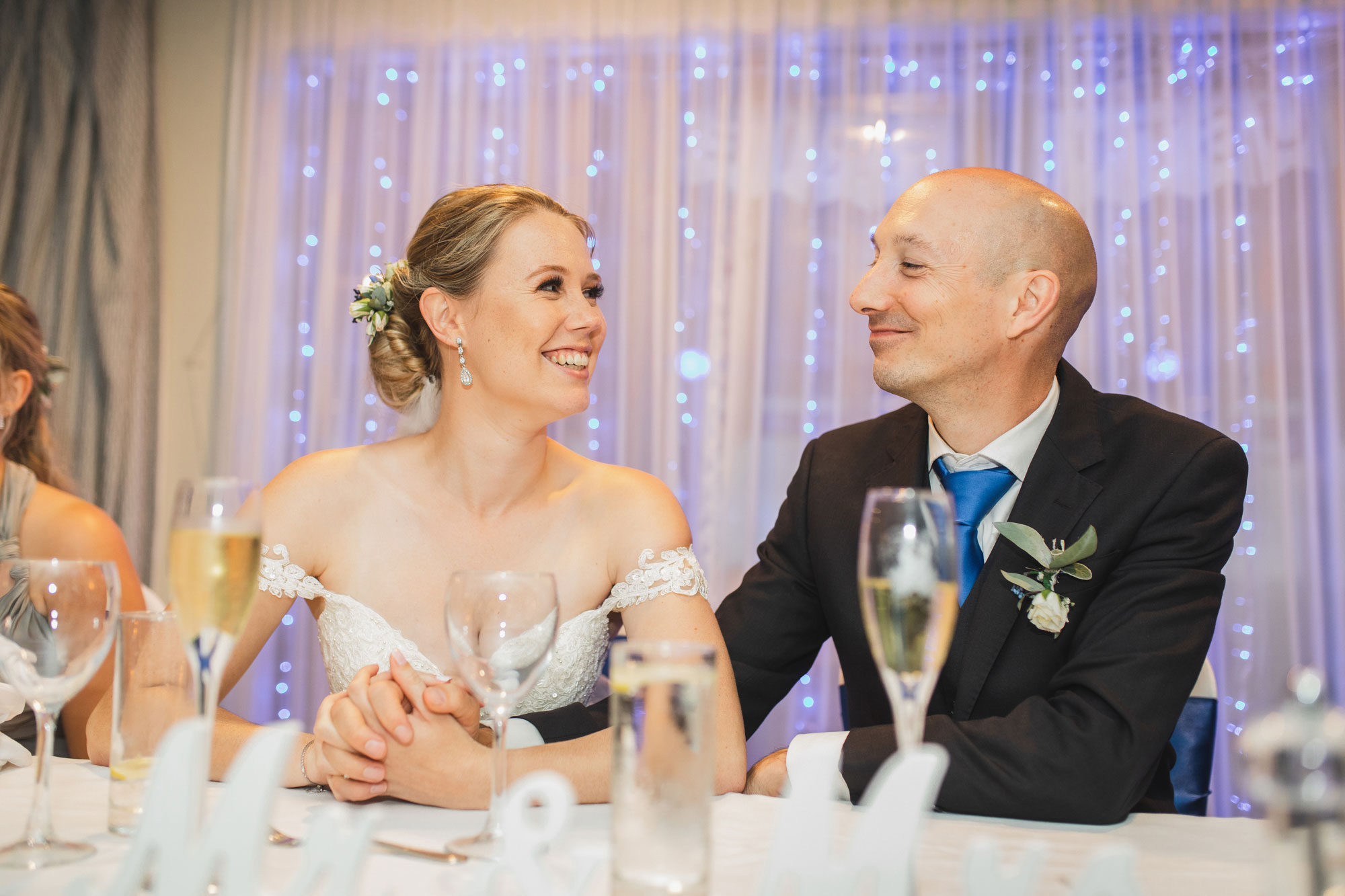 castaways auckland wedding bride and groom looking