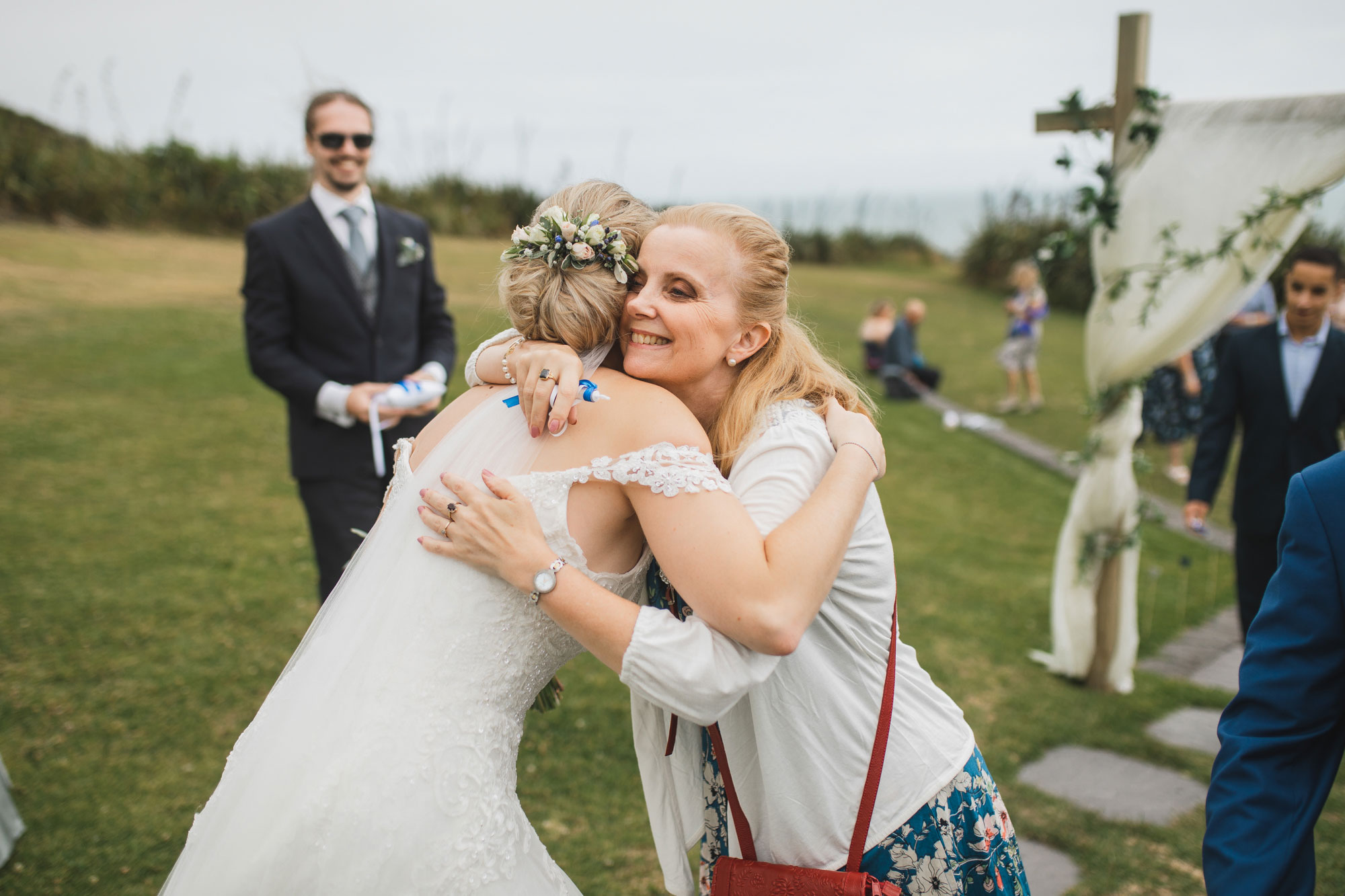 castaways auckland wedding bride and mother