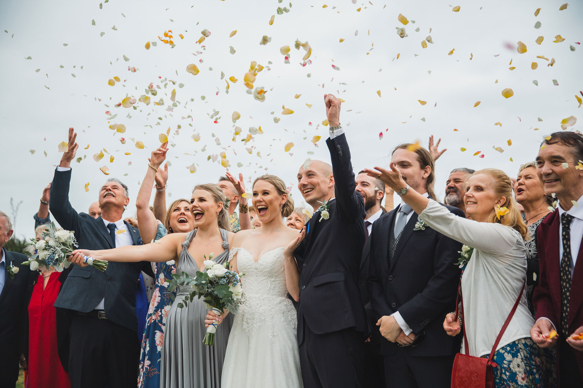 castaways auckland wedding group photo