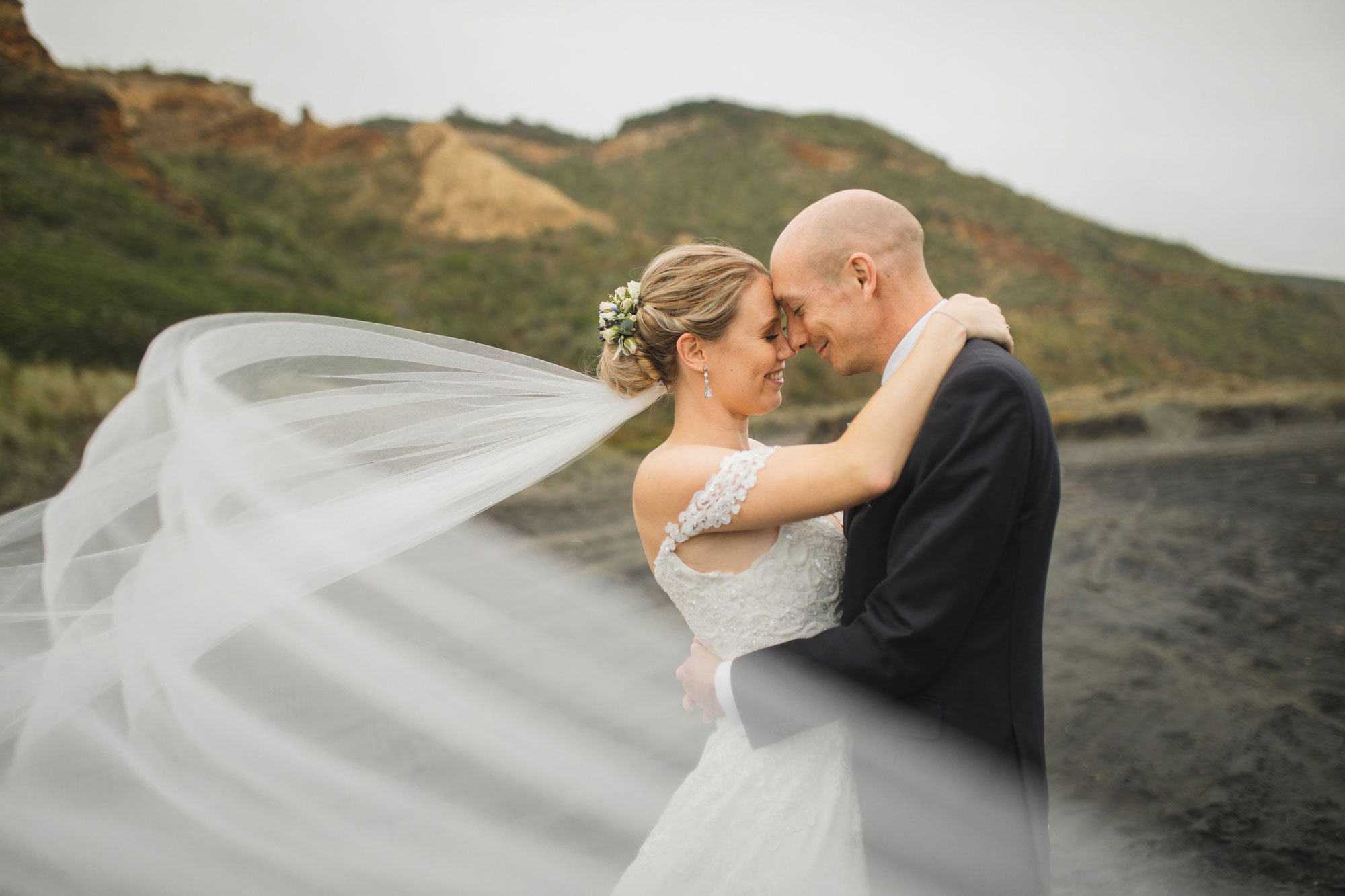 castaways auckland wedding couple photo