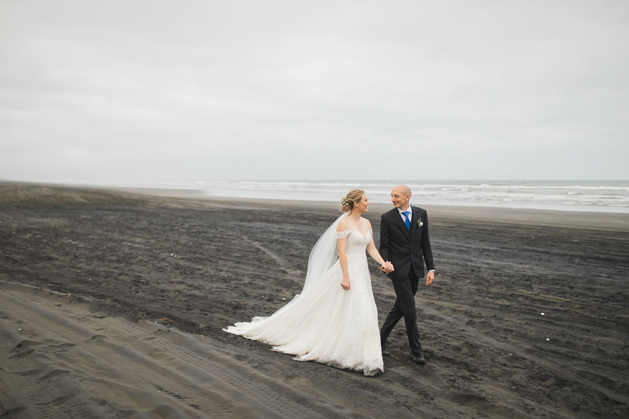 waiuku beach wedding photo